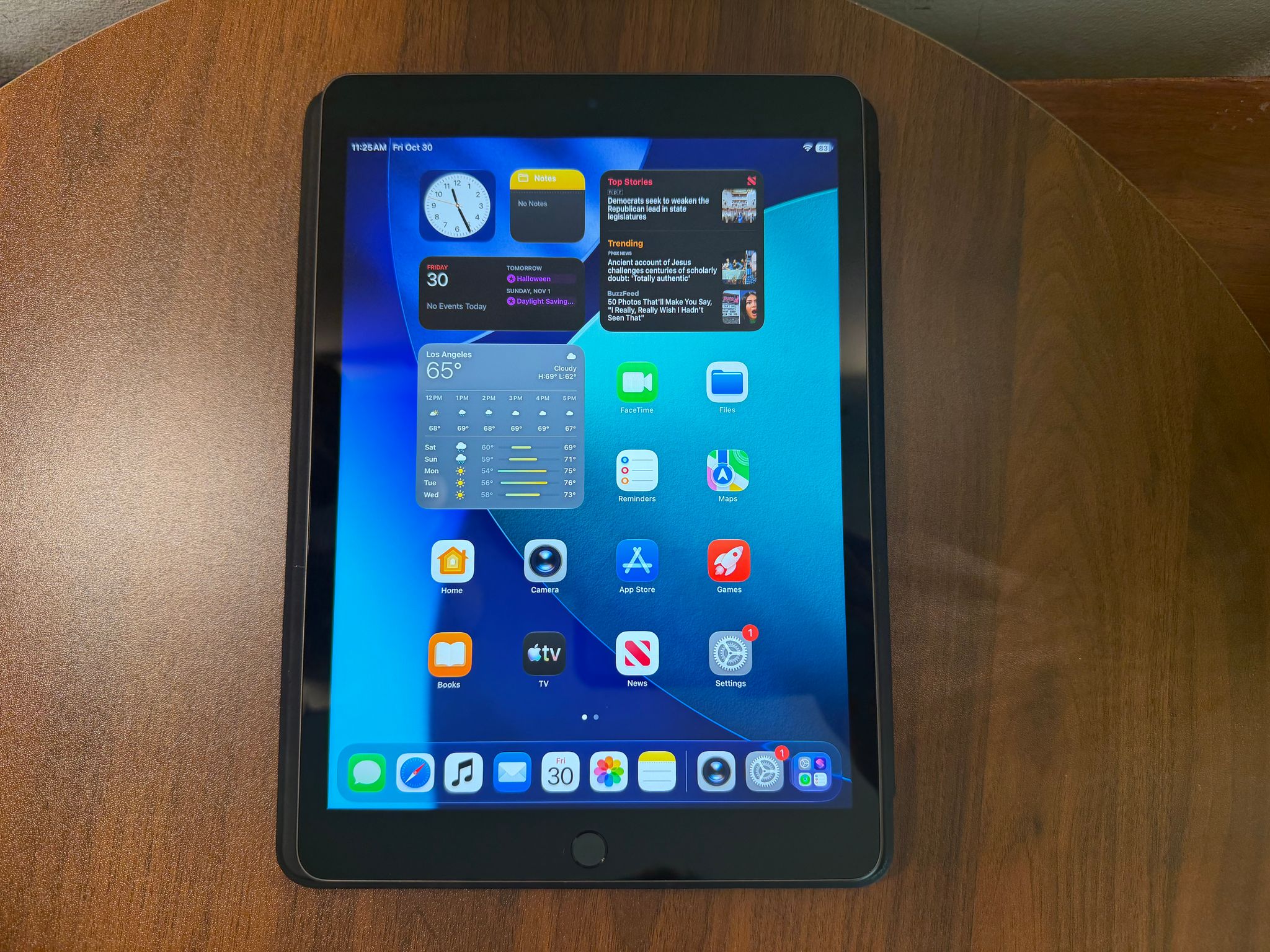 Apple iPad 9th Gen | 64GB | 10.2" Retina Display | Space Gray | Folio Case