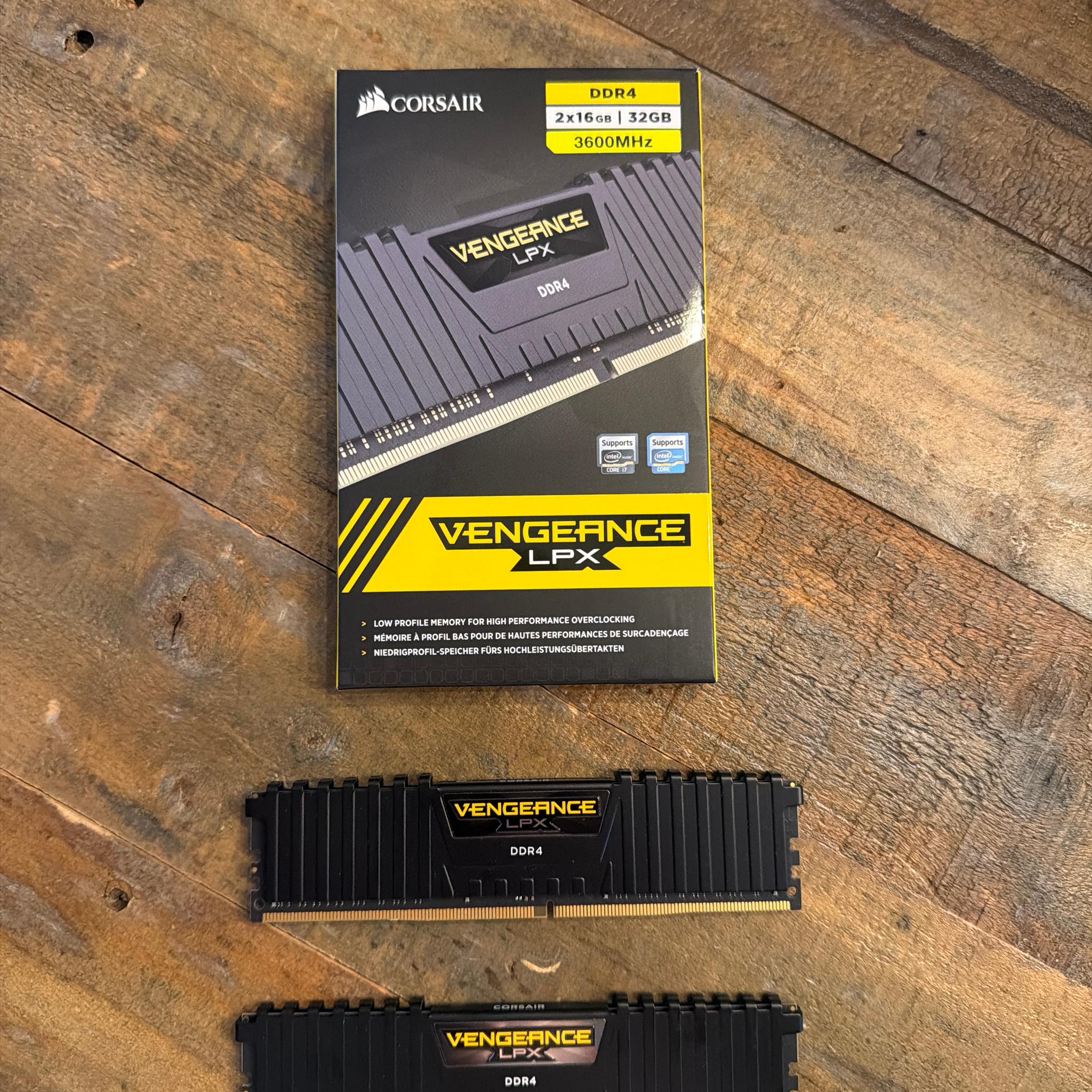 CORSAIR Vengeance LPX DDR4 2x16 GB 3600MHz CL18