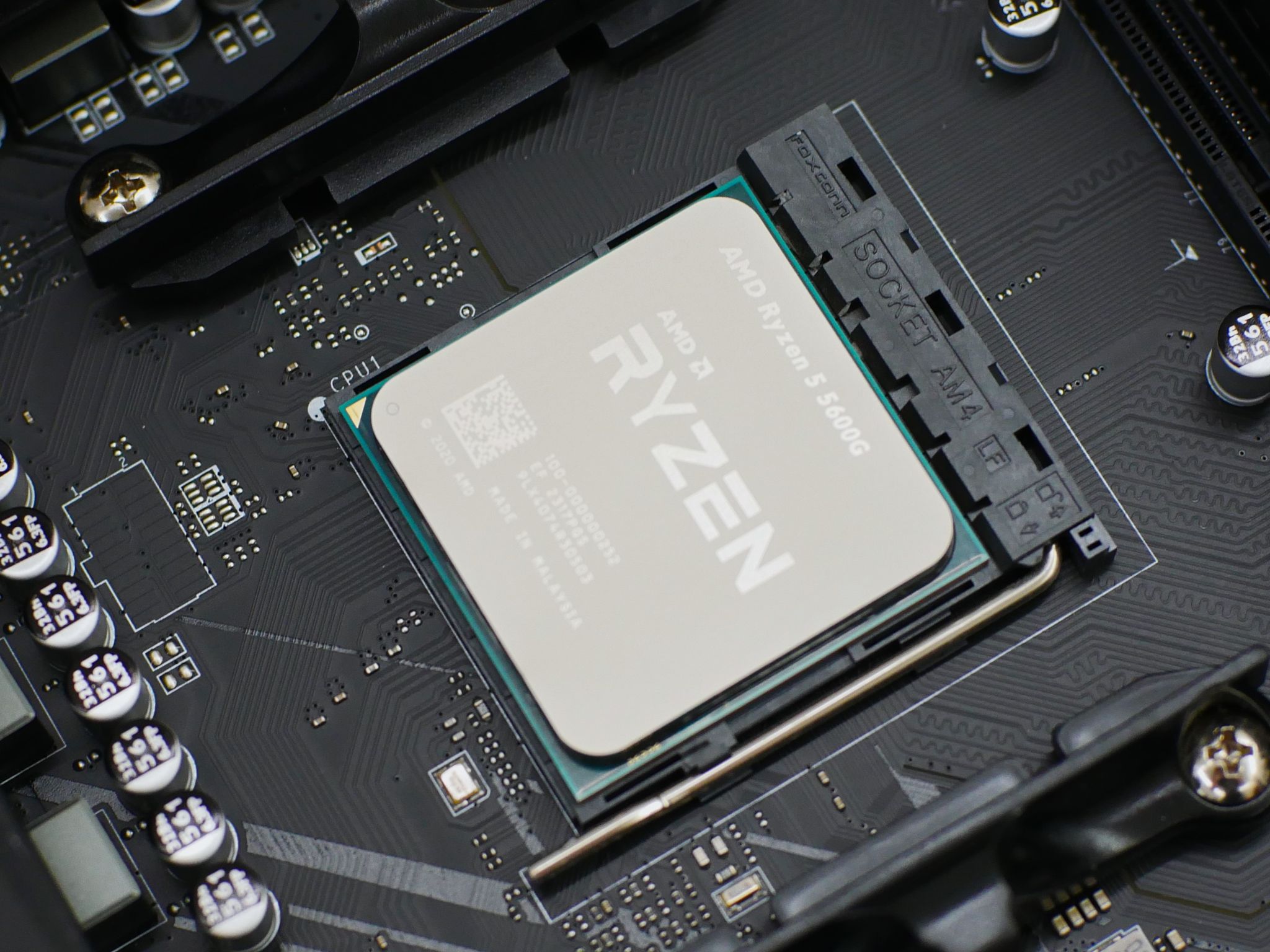 MSI B550 Gaming Motherboard AM4 | 5 5600G CPU | 16GB Corsair 3200mh