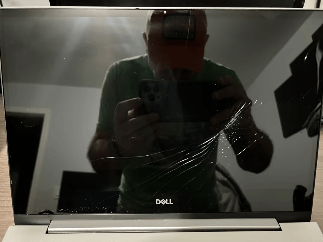 Dell Inspiron 13 7391 2n1 13.3” FHD (Cracked Screen)