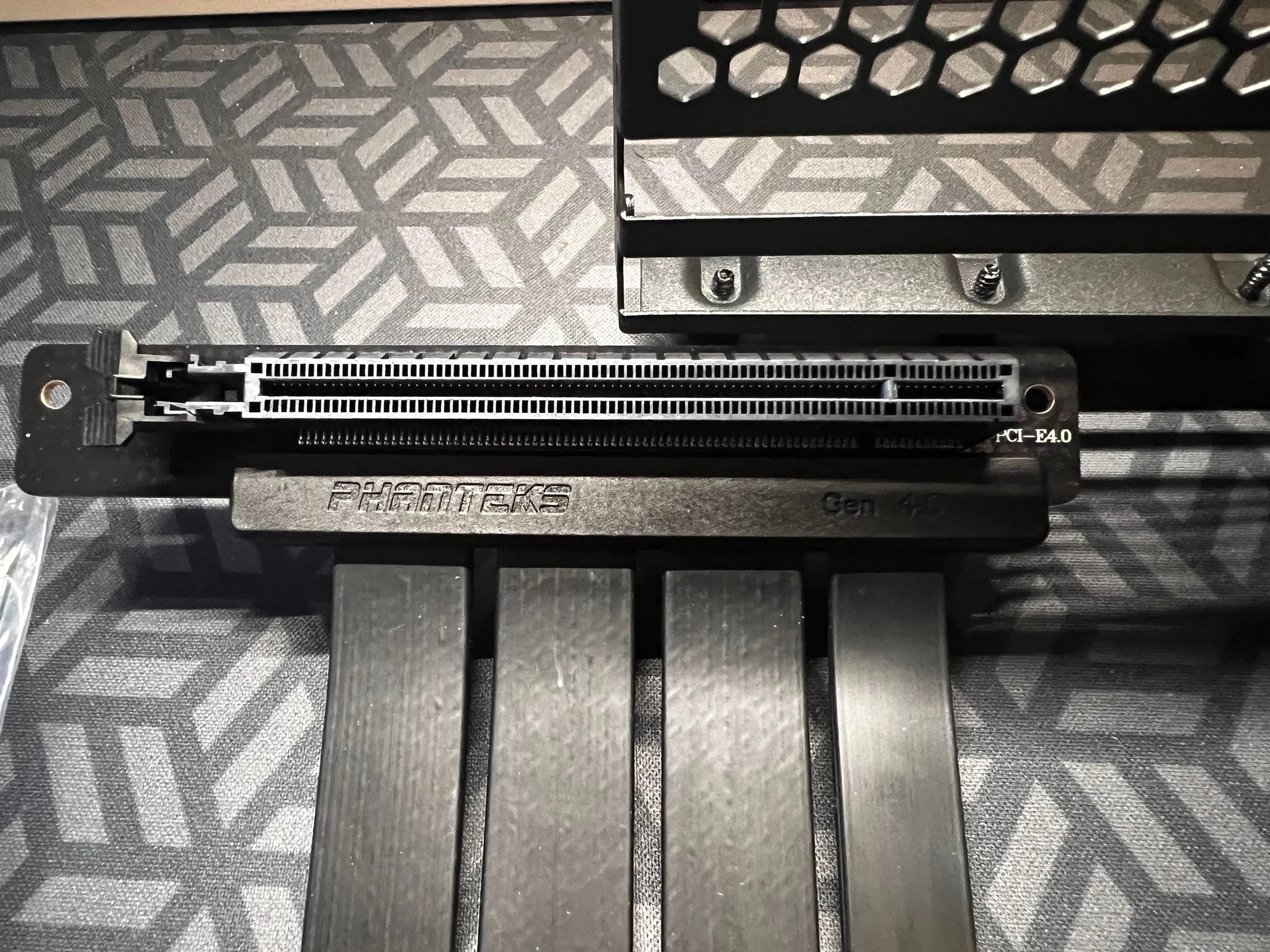Phanteks (PH-VGPUKT4.0_03) Gen4 Vertical GPU Bracket - PCI-E Gen4 x16 Riser Cable Kit