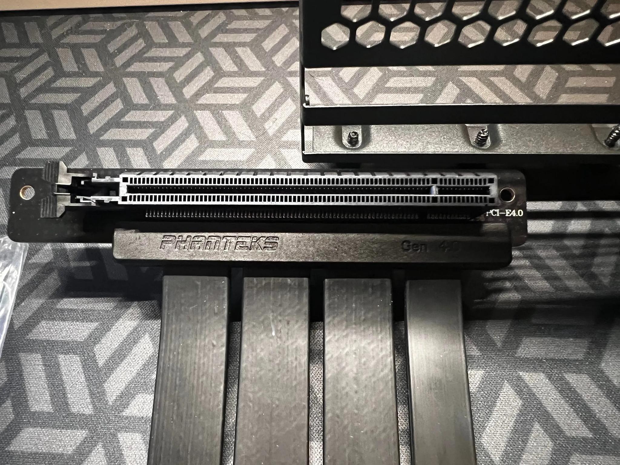 Phanteks (PH-VGPUKT4.0_03) Gen4 Vertical GPU Bracket - PCI-E Gen4 x16 Riser Cable Kit