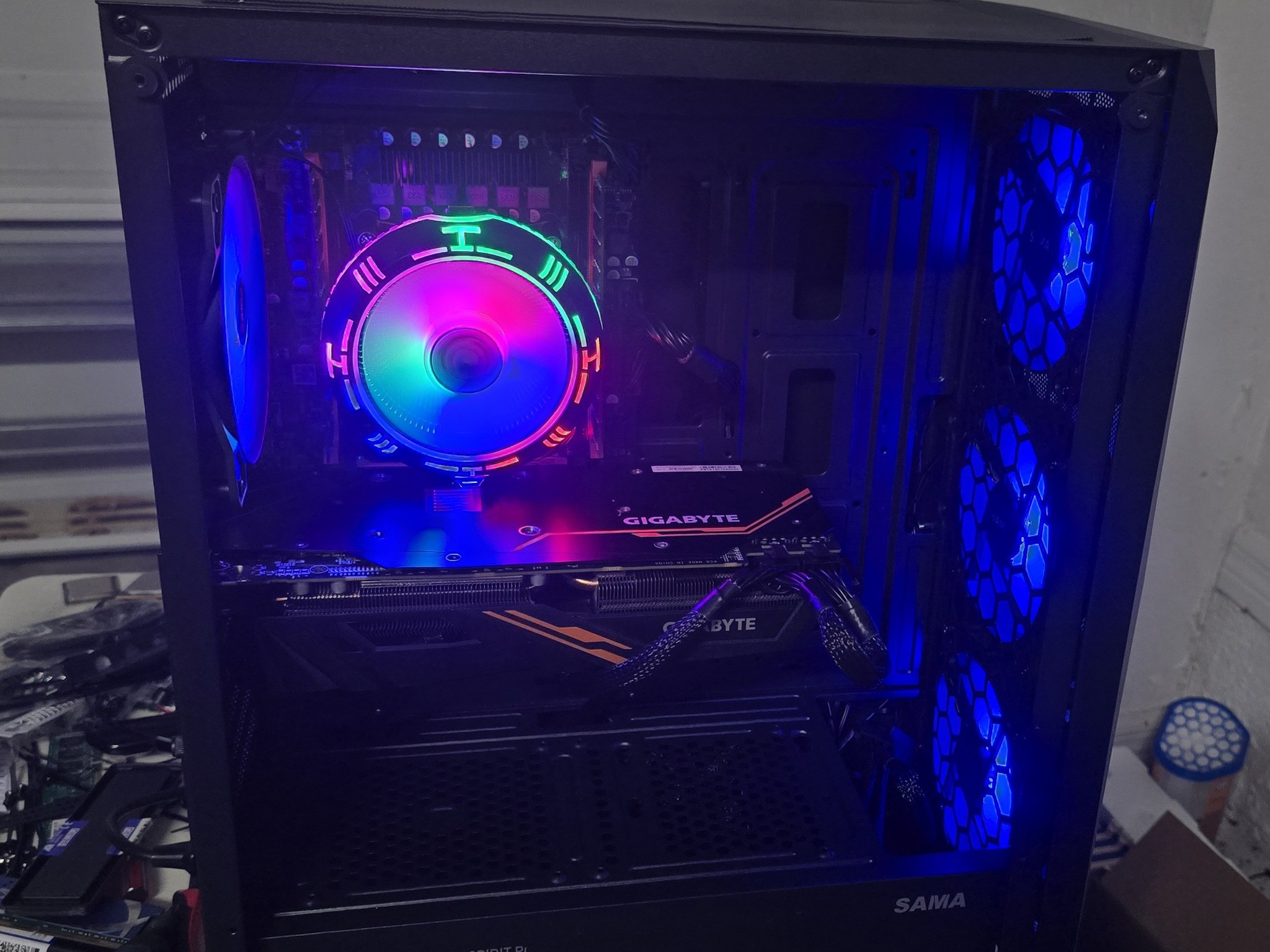 RX Vega 56 | 12 Core Xeon | 32gb Ram | 1440p Gaming and Editing PC