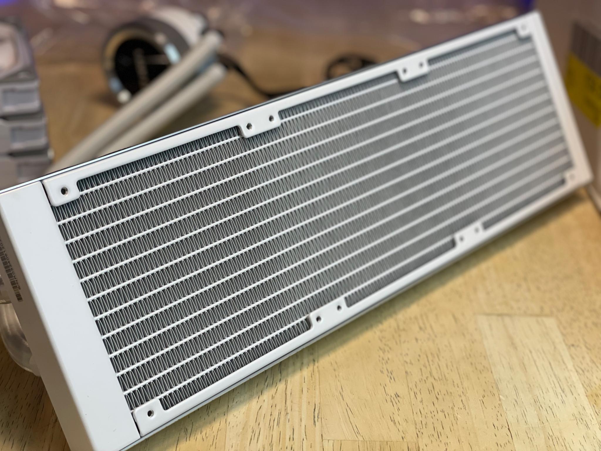 Lian Li Galahad 360 UNI FAN SL Edition AIO