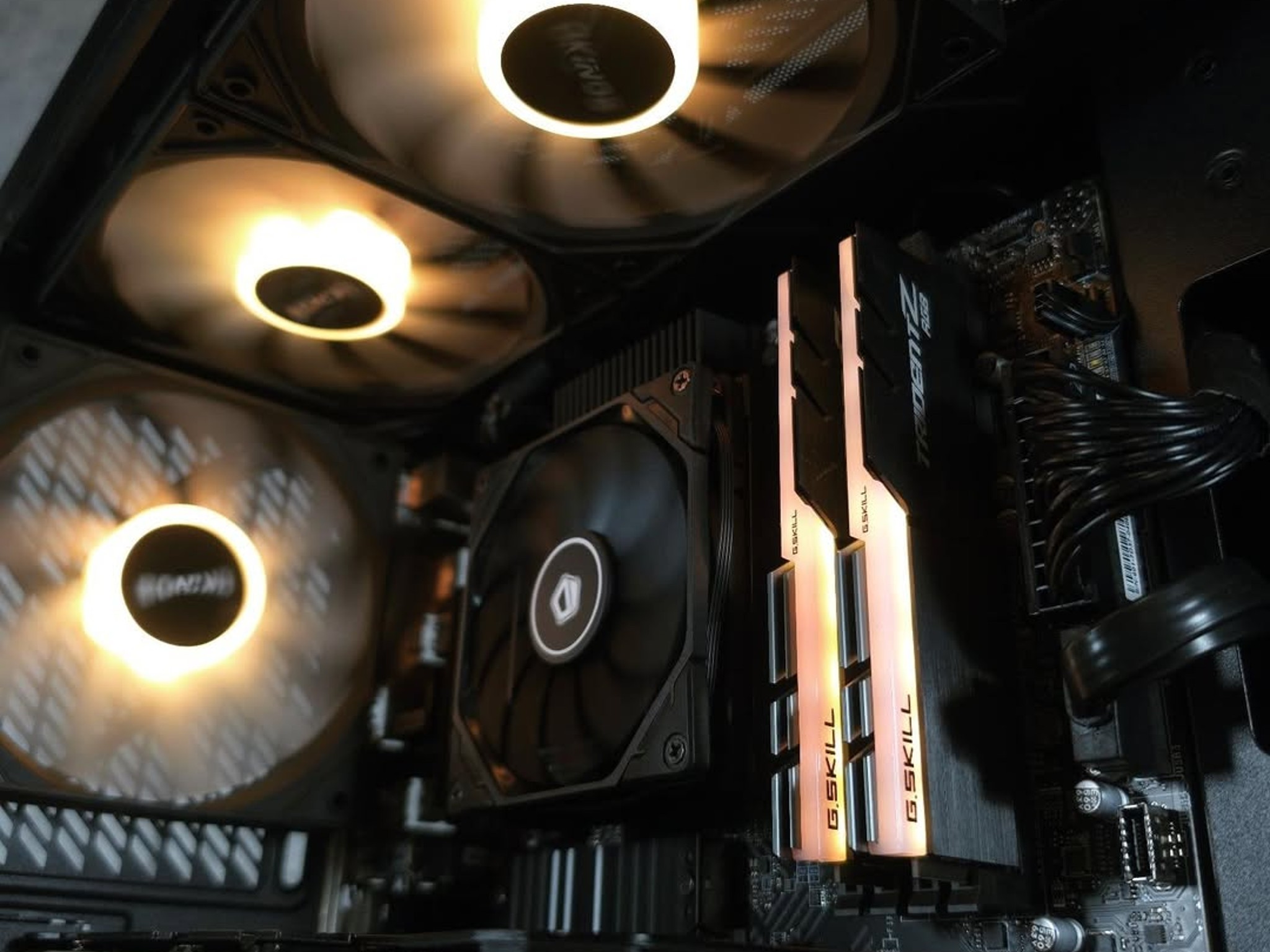 ASUS RTX 4060 💛 Core i5 12400F