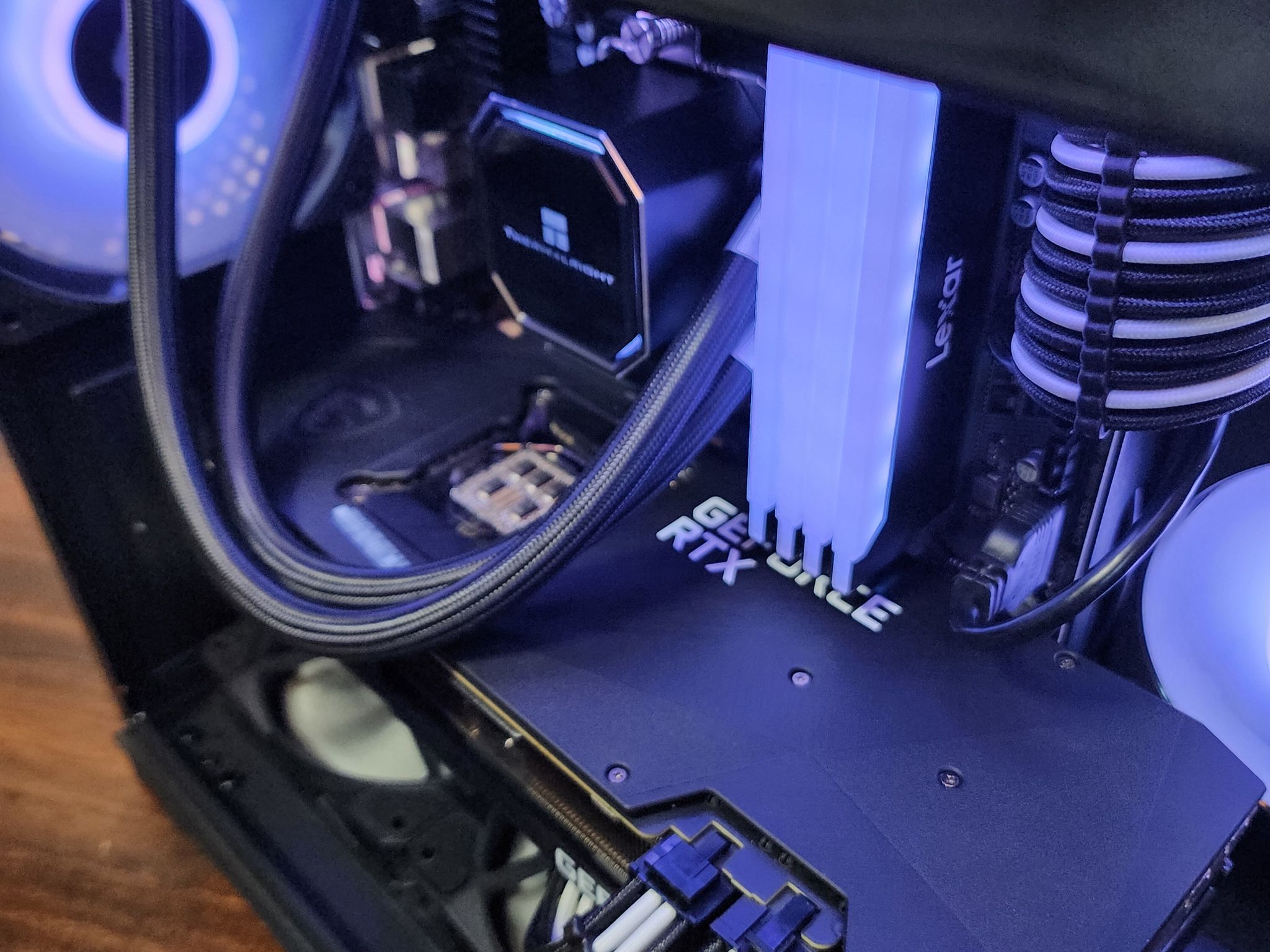 🤍🖤💙 MSI RTX 3080 // Intel Core i5 12400 // Lexar 32GB 3600MHz