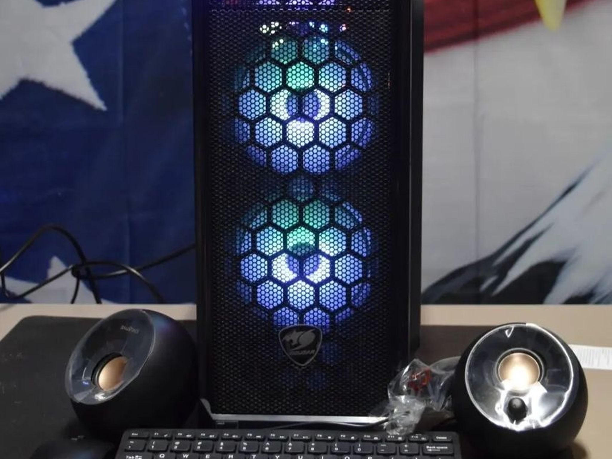 GAMING PC RYZEN 3600 RX5500 XT ram 16gb 1TB NVME +SREAKERS +WIRELESS KEYBOARD &MOUSE RGB CASE PLUS