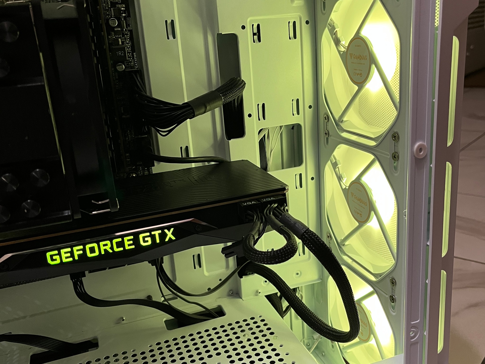 🟠🔥NVIDIA TITAN X Pascal, Intel i7-7700k, 12GB RAM, 500 GB SSD, High Performance RGB Gaming PC 🖥️🟢