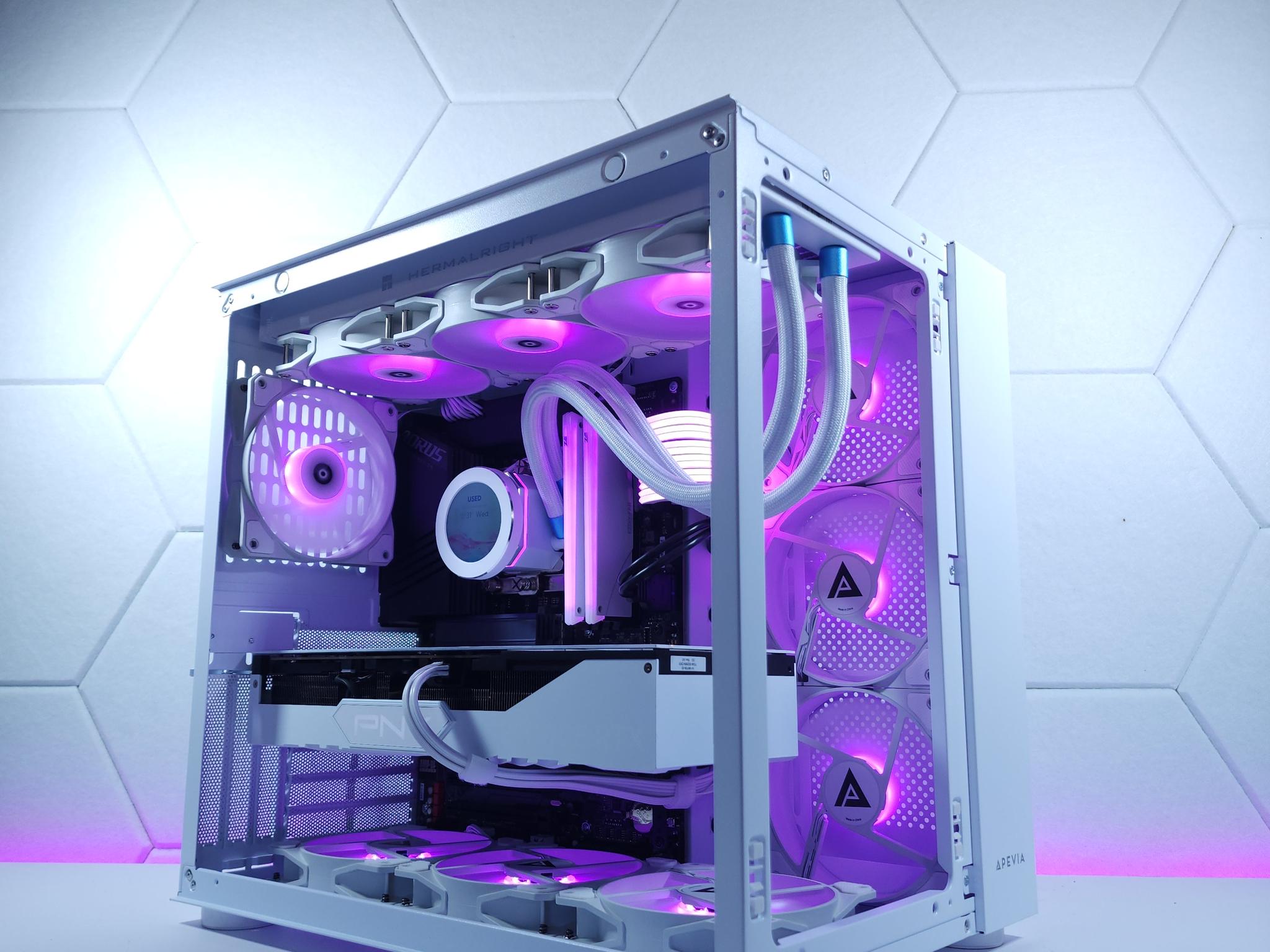 💜🤍RTX 4090 | i9 13900K | 32GB 6000MHz | 6TB NVMe + SSD*
