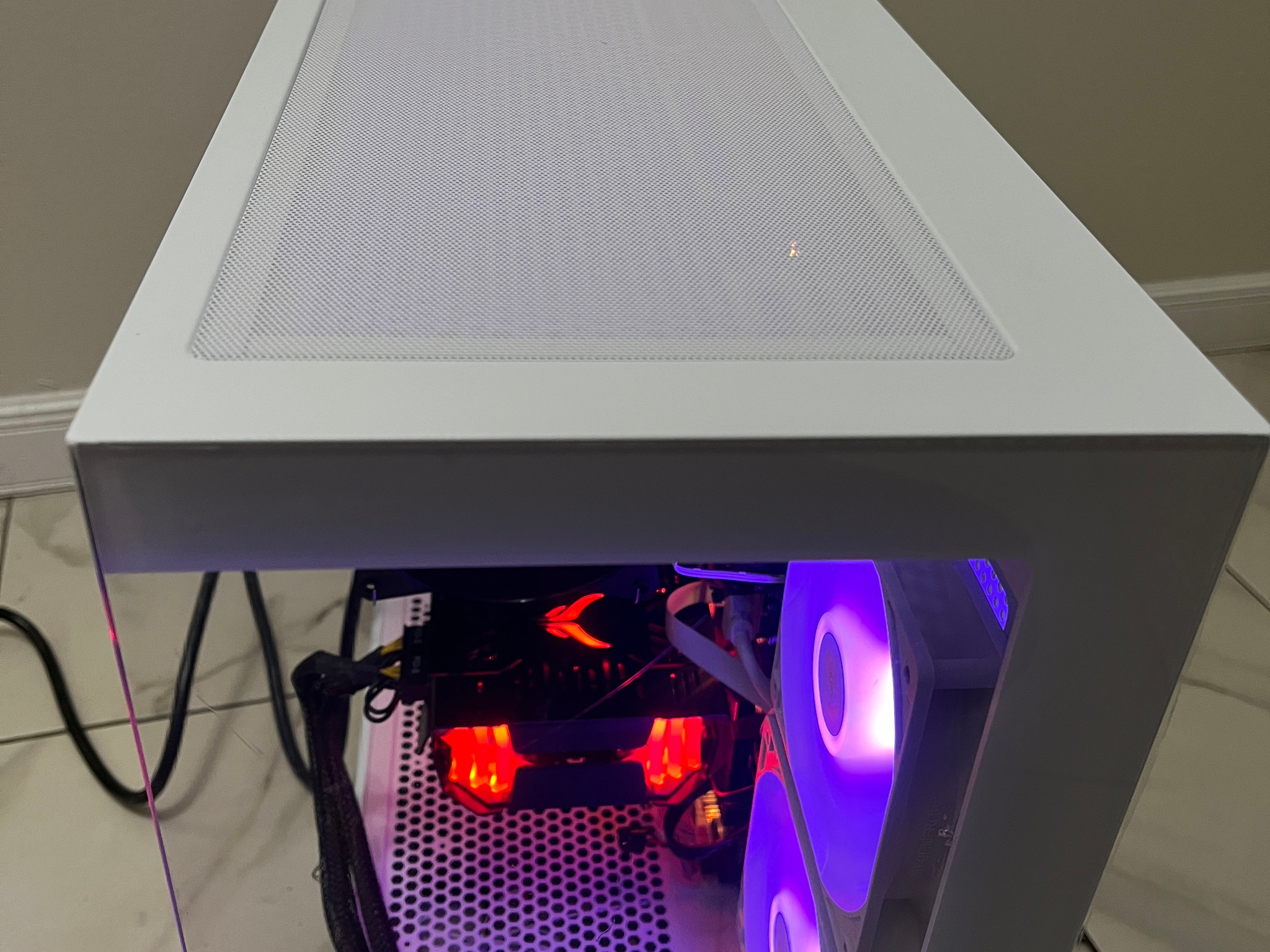 AMD RX 6600 XT, Intel Core i7-8700k, 16GB RAM, 1TB SSD, High FPS