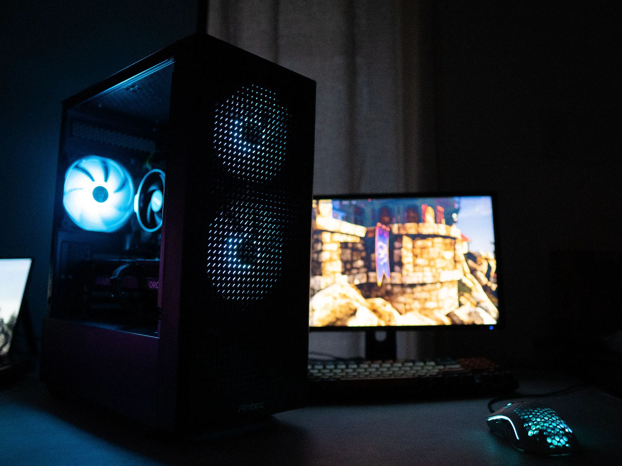 ⛈️❄️ | GIGABYTE RTX 4060 Ti | RYZEN 7 5700X | 32GB DDR4 RAM | 2TB NVME SSD | Arctic Snow 2.0
