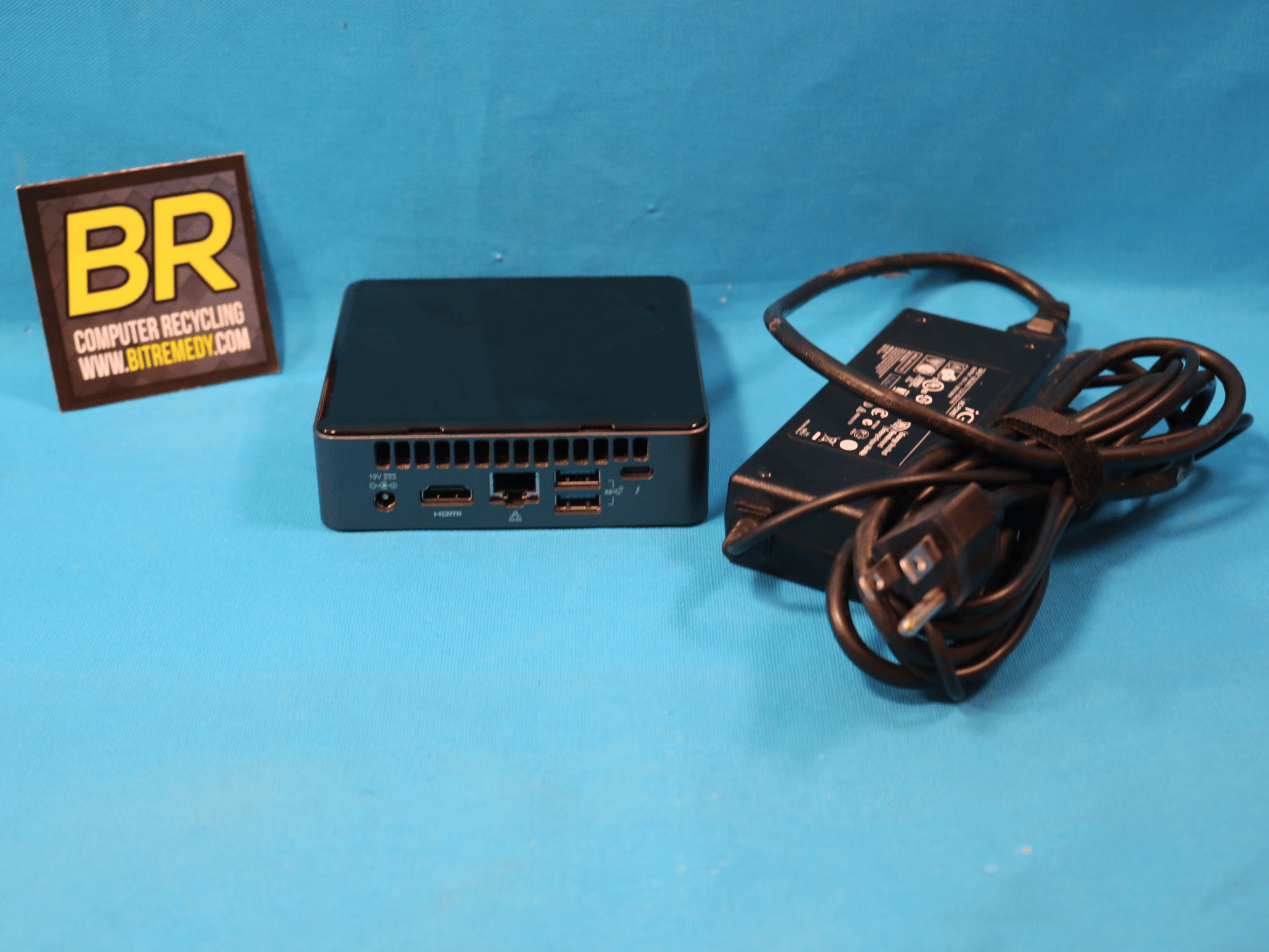 Intel NUC 8th Gen i5-8259U 2.30ghz Quad Core 16GB RAM 128GB SSD Mini PC Wifi/BT