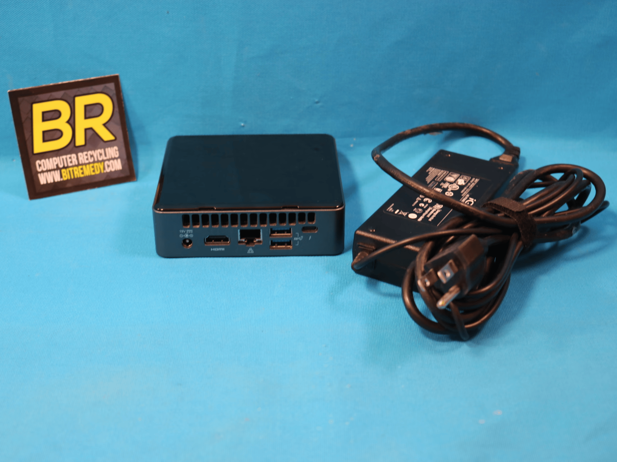 Intel NUC 8th Gen i5-8259U 2.30ghz Quad Core 16GB RAM 128GB SSD Mini PC Wifi/BT