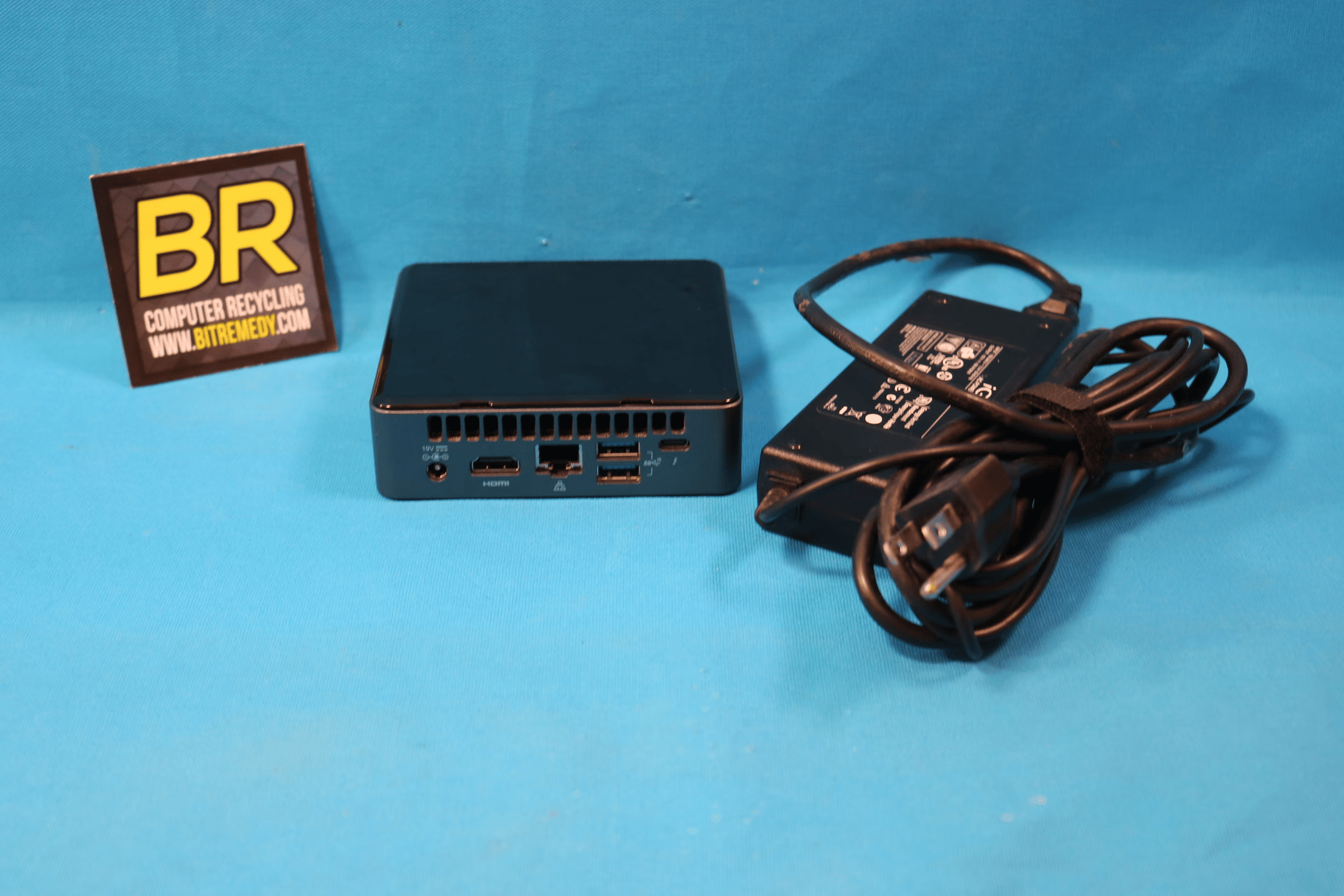 Intel NUC 8th Gen i5-8259U 2.30ghz Quad Core 16GB RAM 128GB SSD Mini PC Wifi/BT