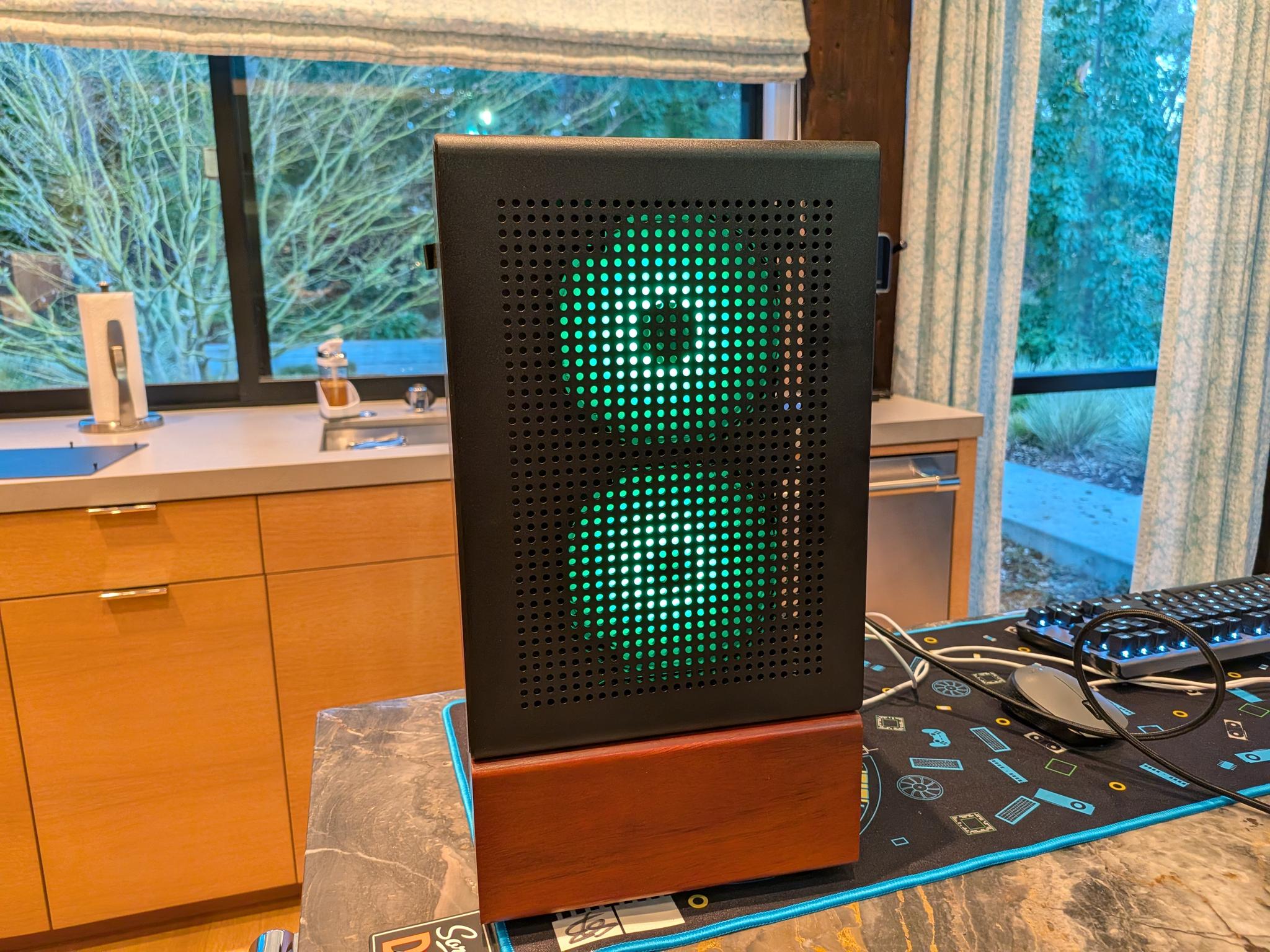 1440p Lumberjack - Intel Arc B580, Intel Core i5 12600KF, 32 GB DDR4, 1 TB Gen 4 NVME, RGB