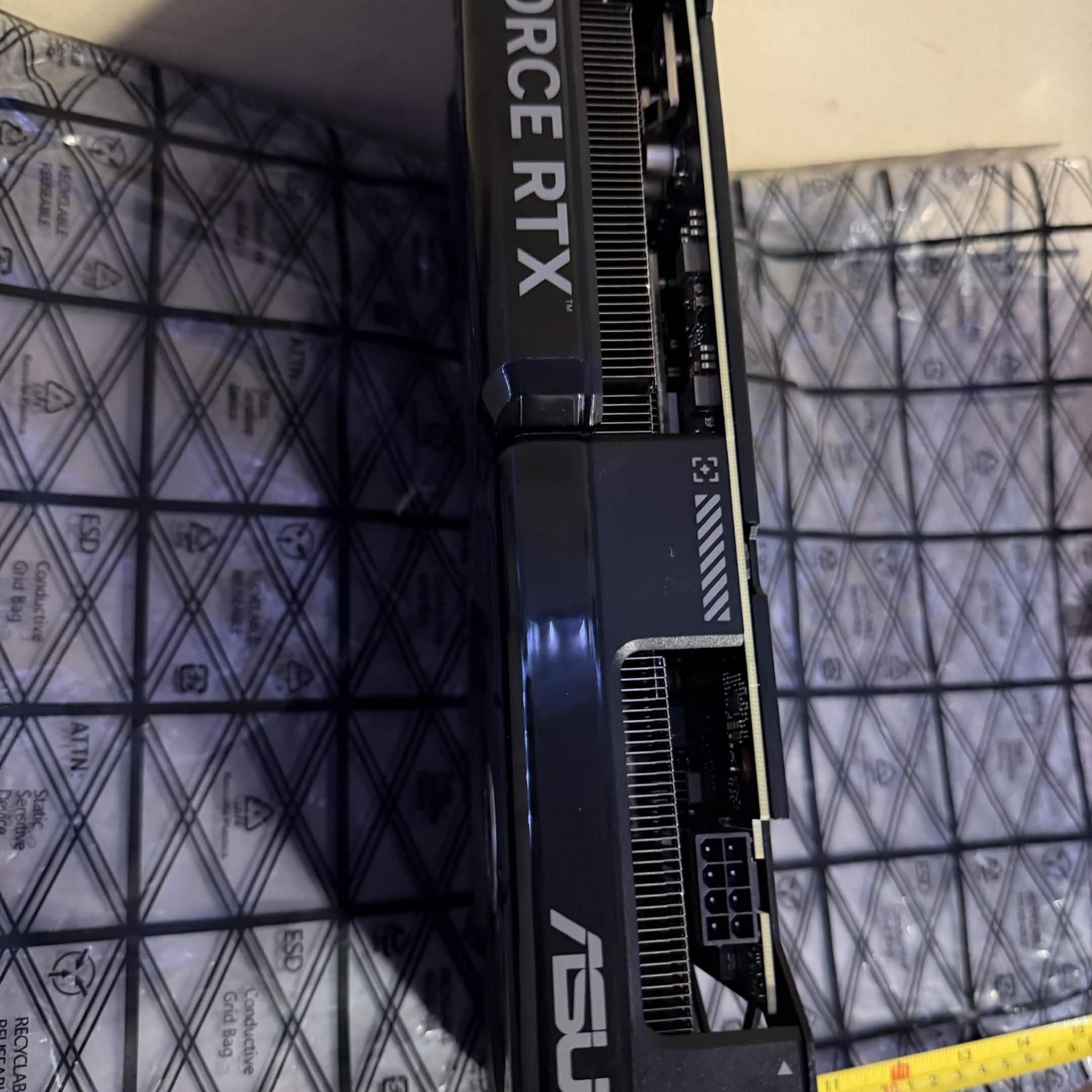 ASUS DUAL OC GeForce RTX 4070