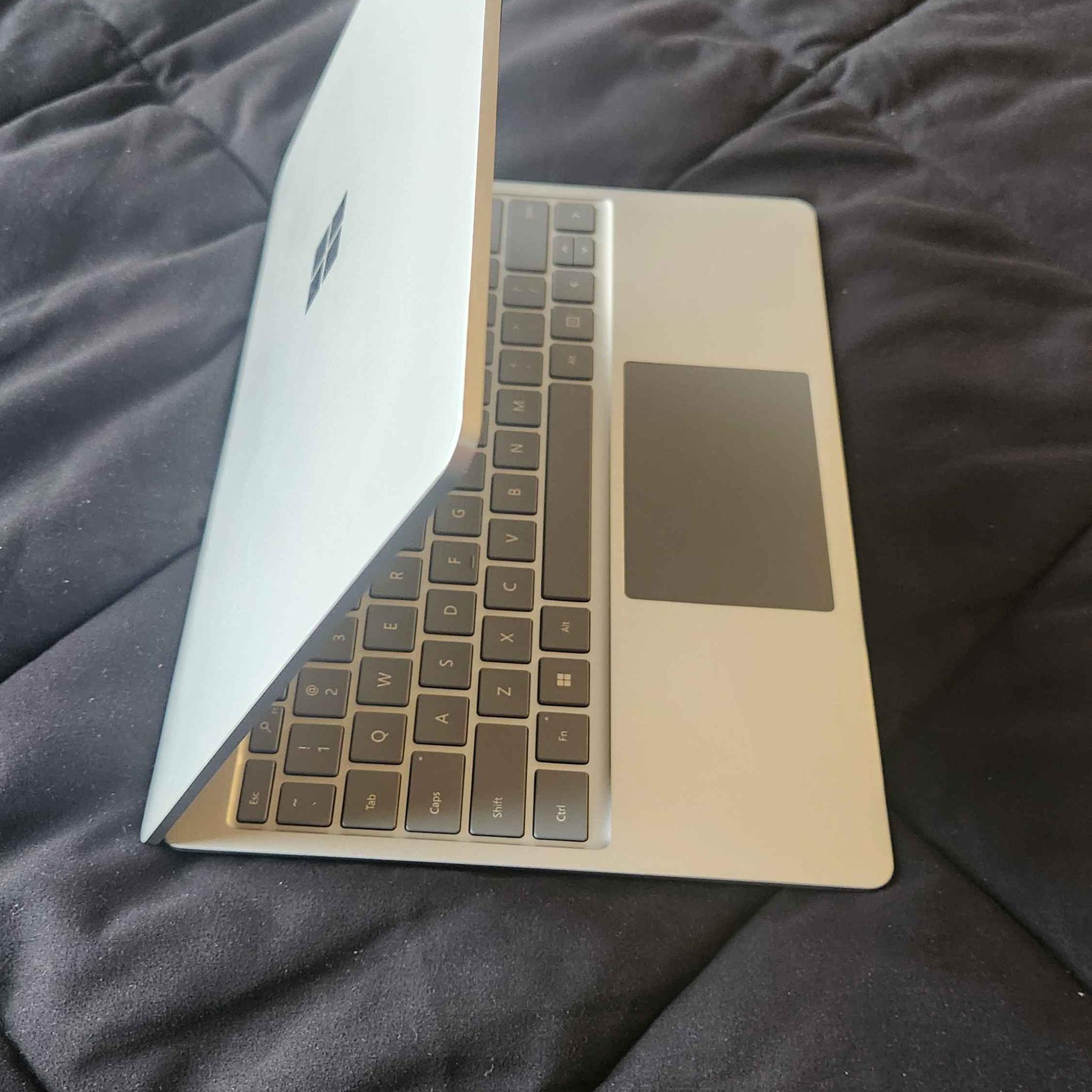 Microsoft Surface Laptop