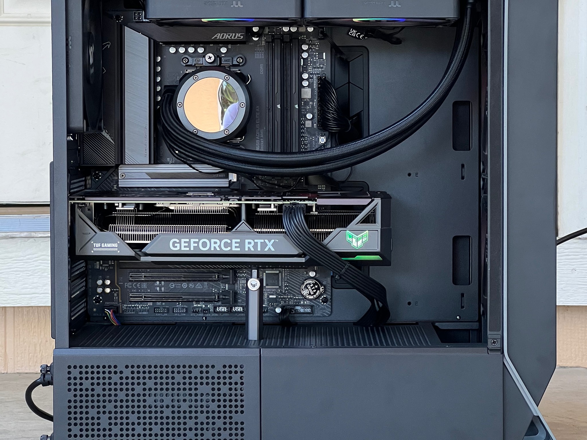 Gaming pc | Rtx 4070 Ti Super | Ryzen 7 9700x | 32GB 6000Mhz Corsair ram | 2TB 990 Pro | RM850e