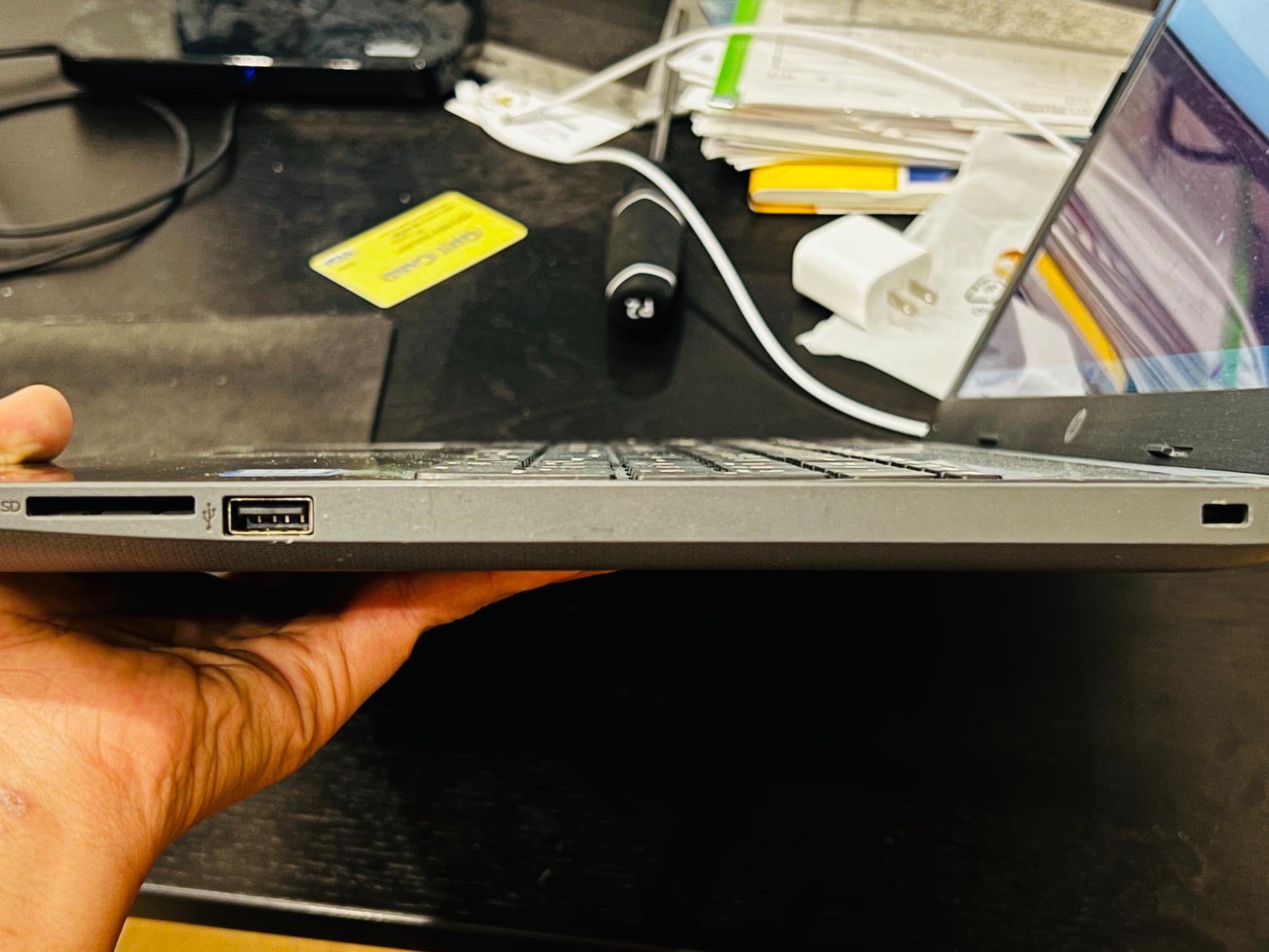 GOOD LAPTOP FOR KIDS! BUT NEEDS BATTERY CHANGE!!! CHEAP CHEAP PRICE