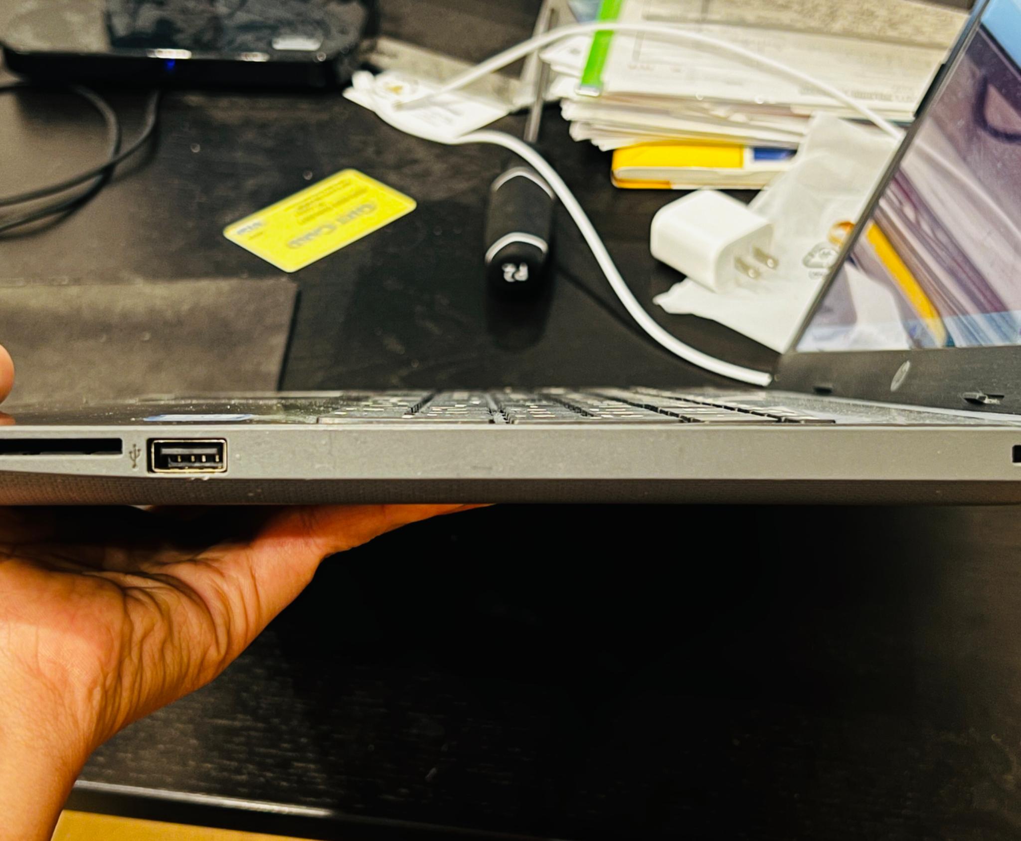 GOOD LAPTOP FOR KIDS! BUT NEEDS BATTERY CHANGE!!! CHEAP CHEAP PRICE