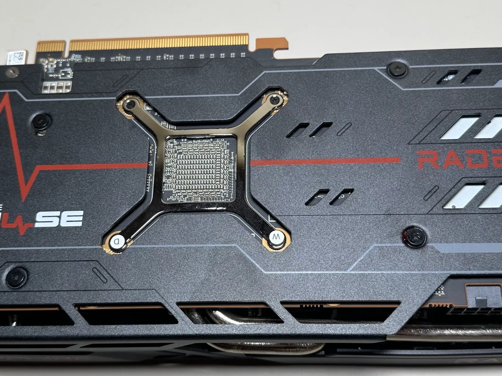 Sapphire PULSE RX 6700 XT AMD