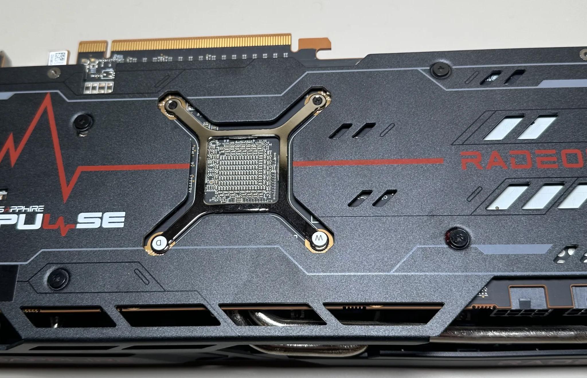 Sapphire PULSE RX 6700 XT AMD