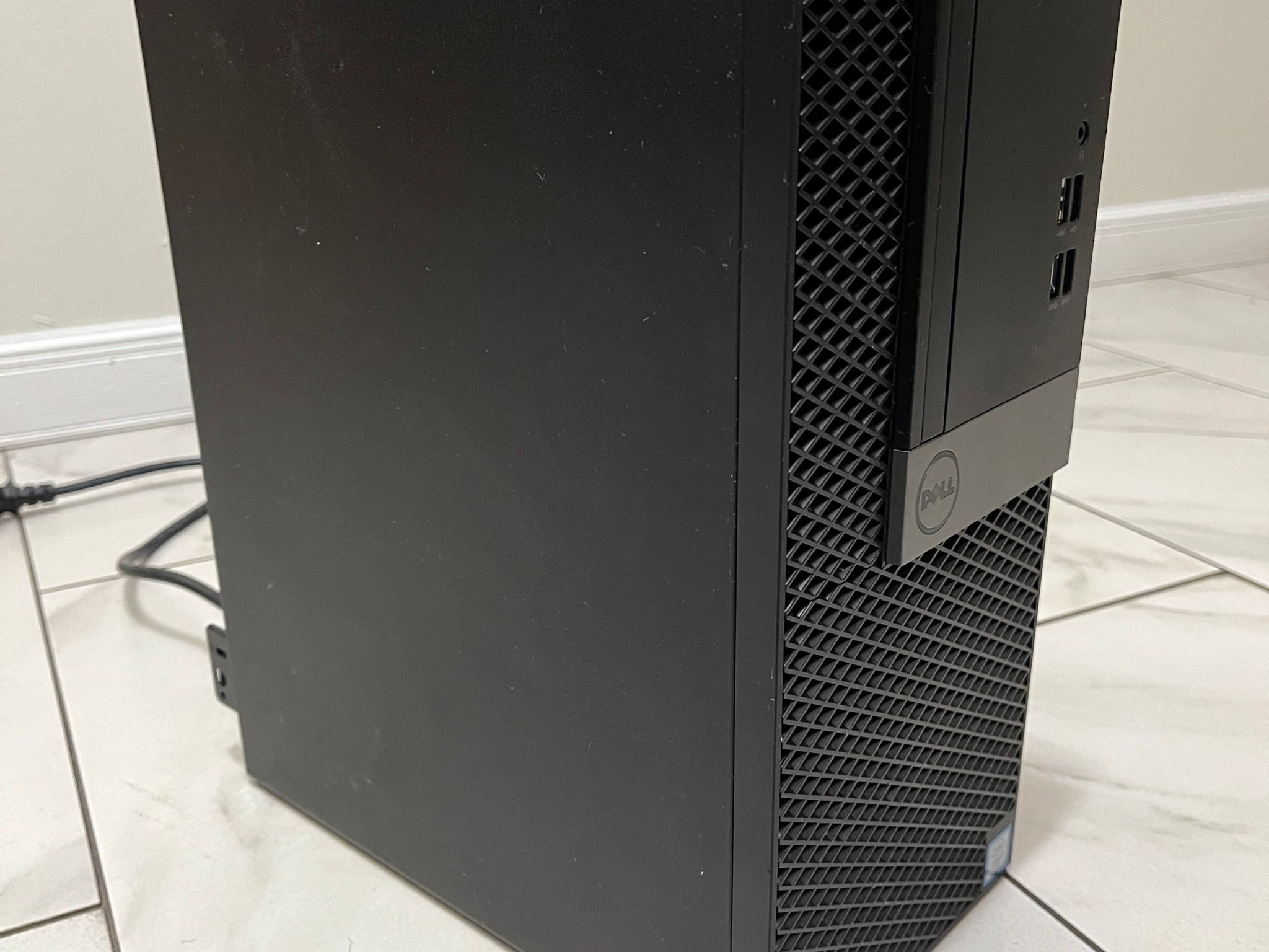 NVIDIA RTX 2060 SUPER, Intel i7-6700, 16GB RAM, 750GB Storage