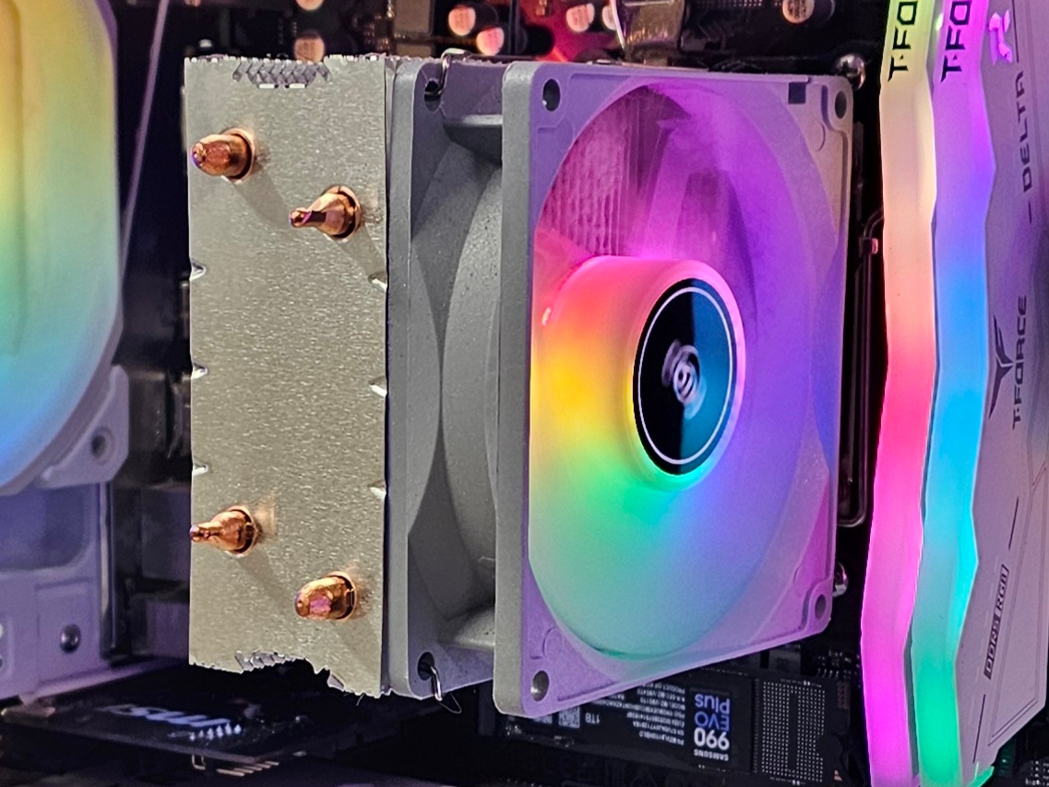 AIGO CPU Cooler with WHITE RGB Fan