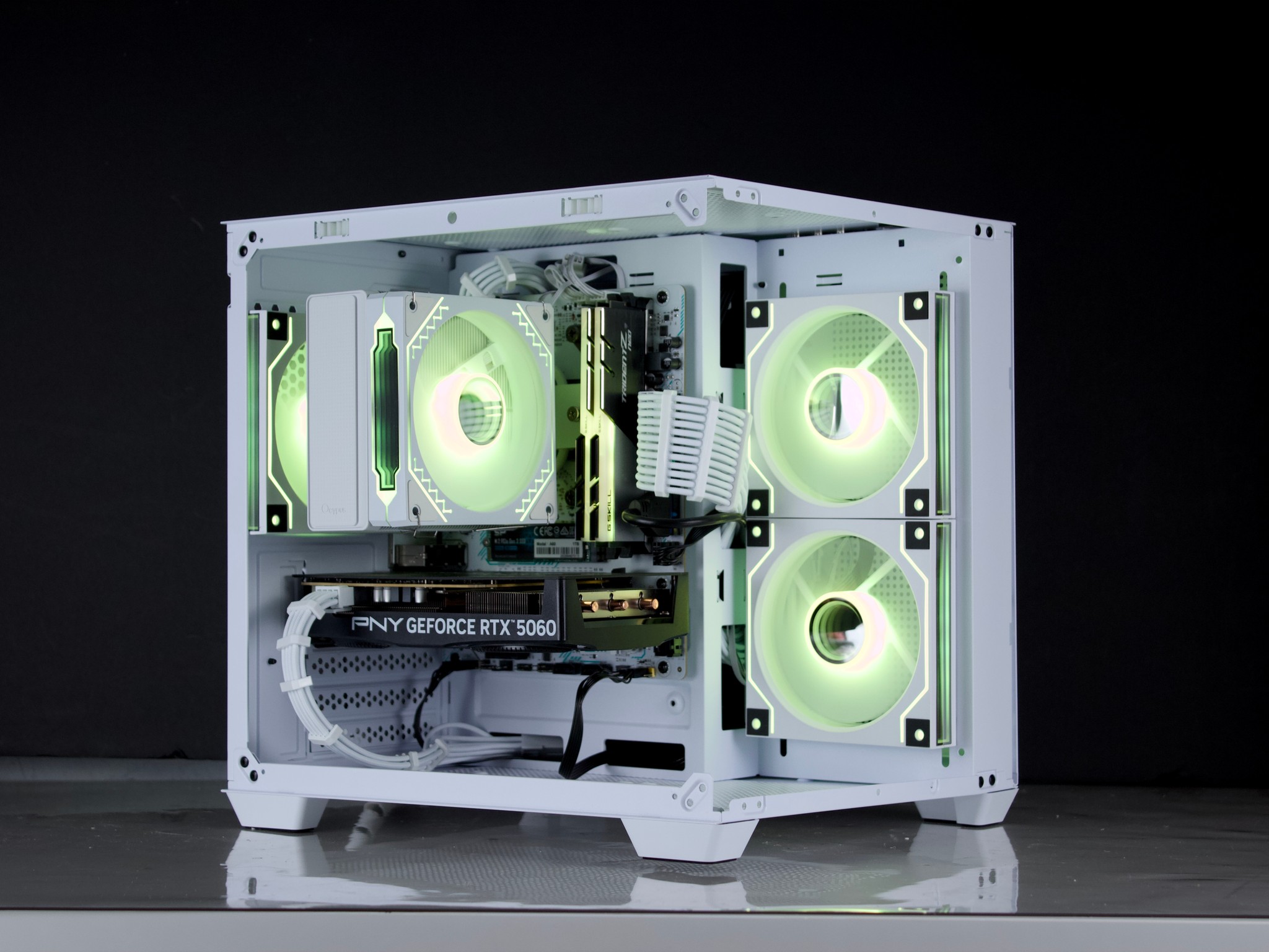 🧊❄️🧊 White Gaming PC – RTX 5060, Ryzen 5 5600X, 32GB RAM, 1TB SSD - WiFi, BlueTooth 🧊❄️🧊