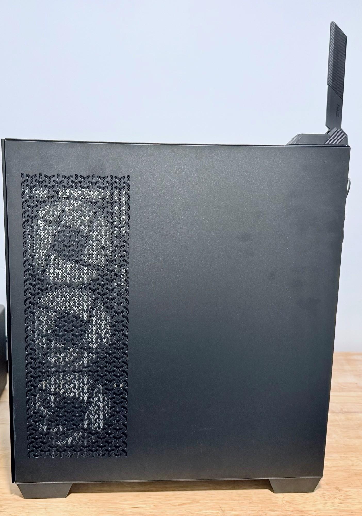Maestro RTX 5070 OC 12GB