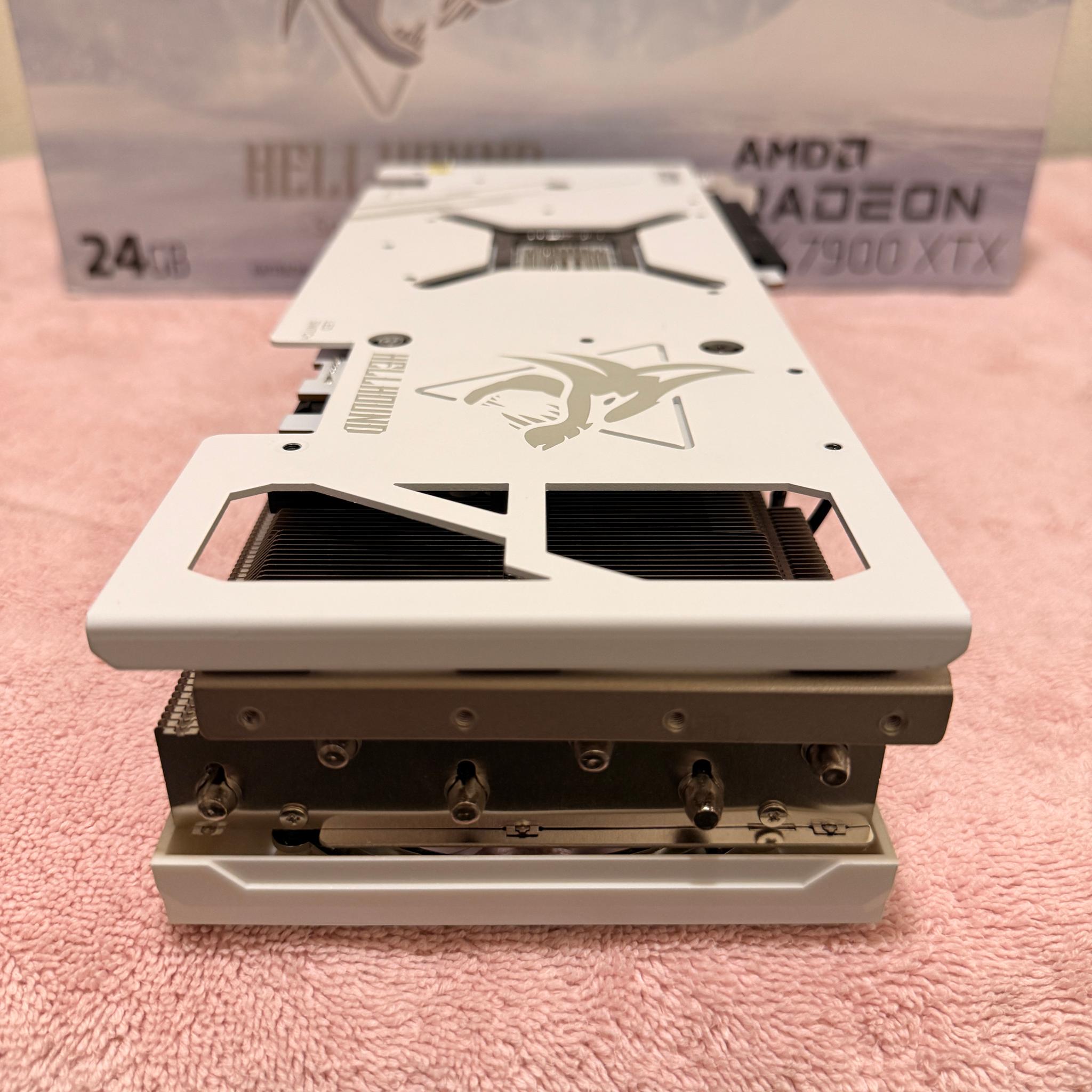PowerColor Hellhound Spectral White Radeon RX 7900 XTX