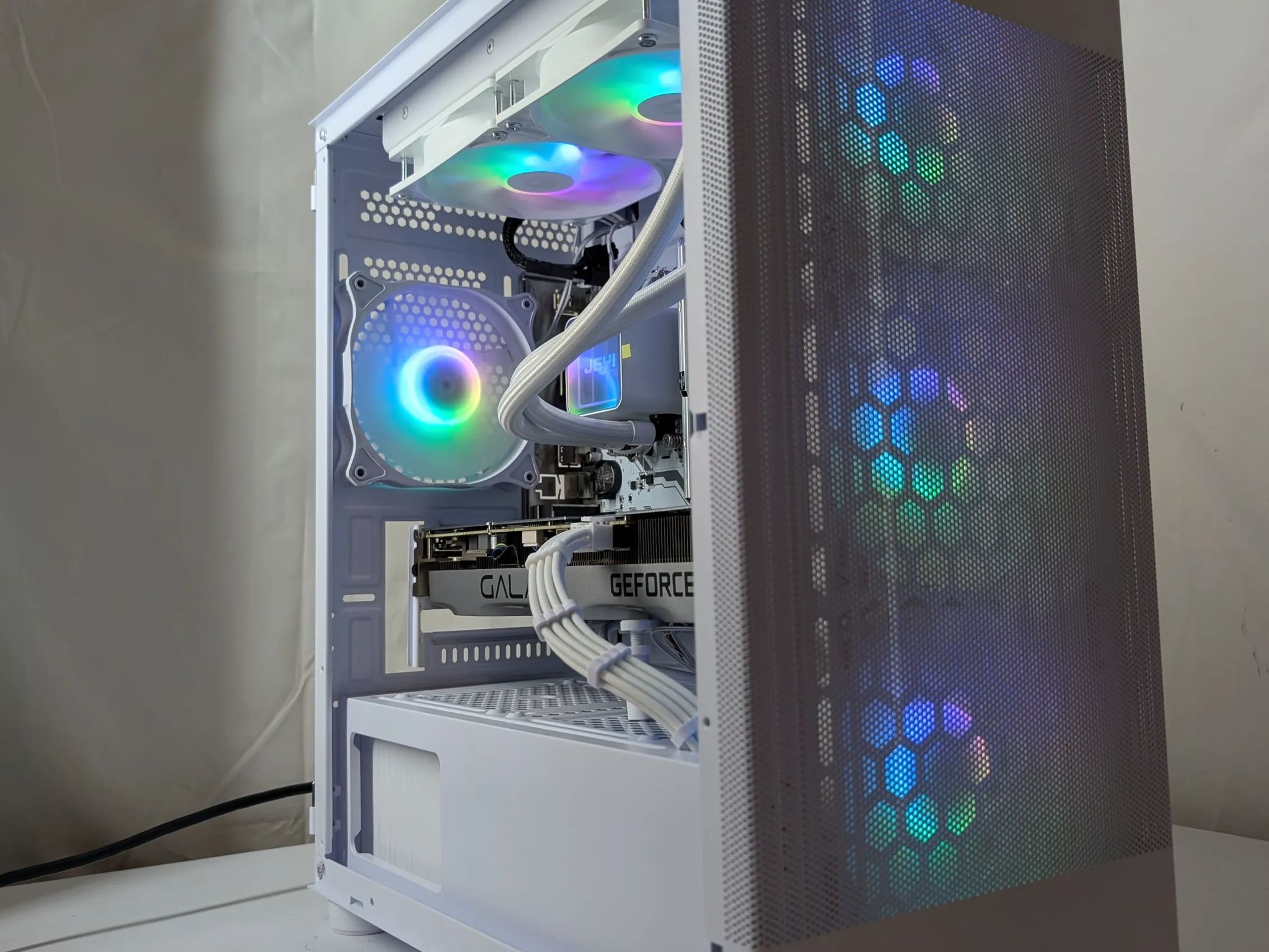 ALL WHITE | RTX 3070 | RYZEN 5 5600X | 16GB DDR4 | 500GB NVME