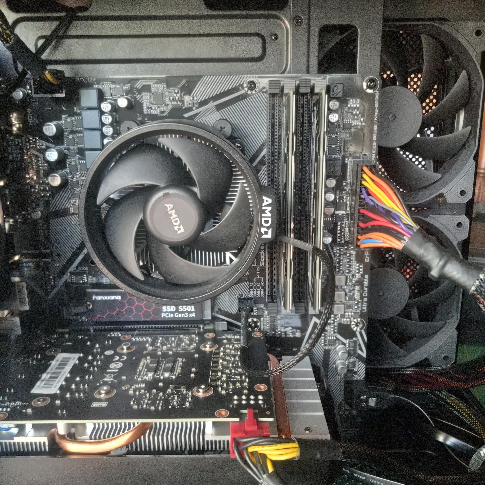 Gaming Pc/RTX 2060/32GB DDR4 RAM/Ryzen 5 5500