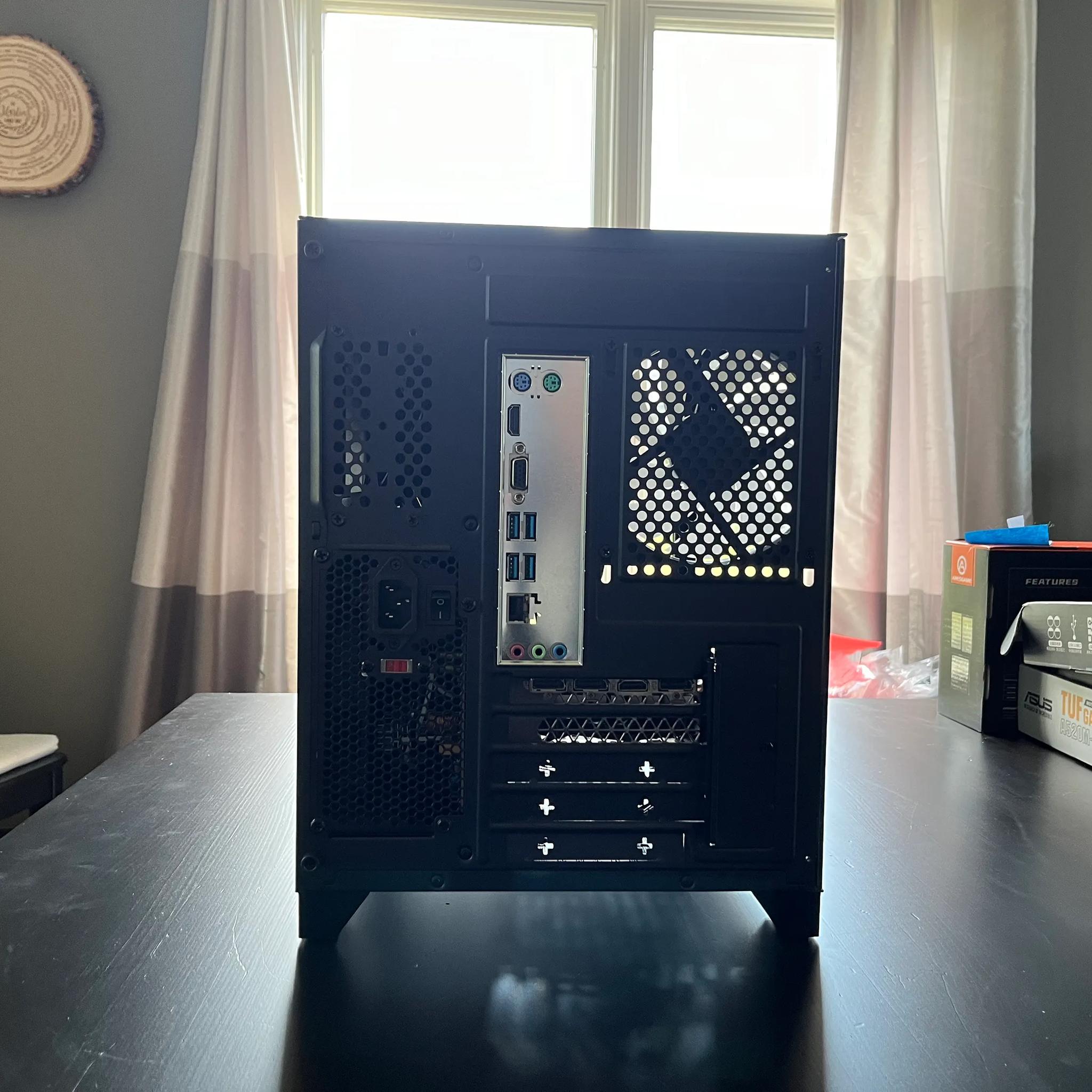 GTX 1660 Fish-Tank Gaming PC