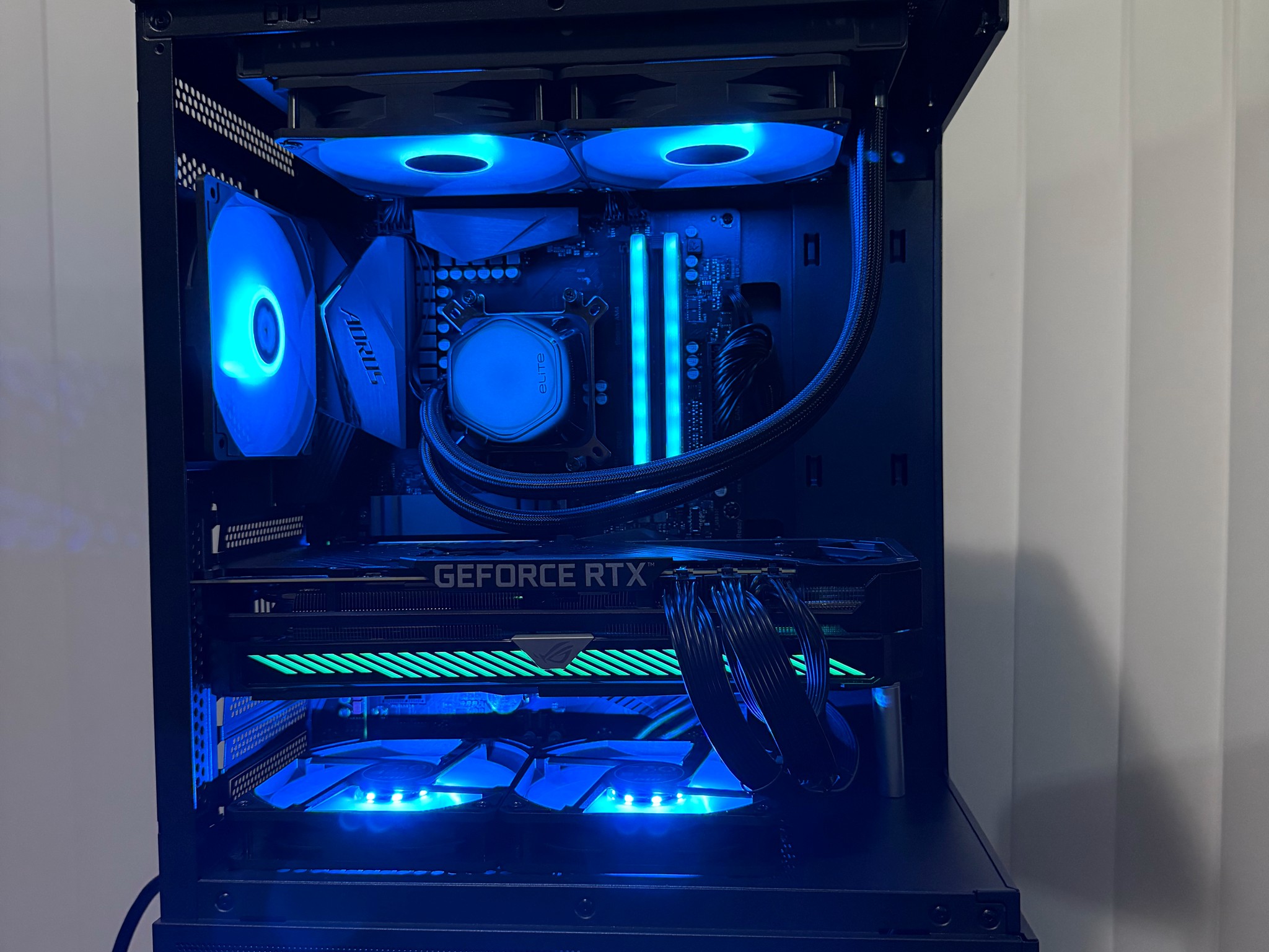 Ryzeb 9 5900x / RTX 3070 ti /32GB ddr4/1tb SSD