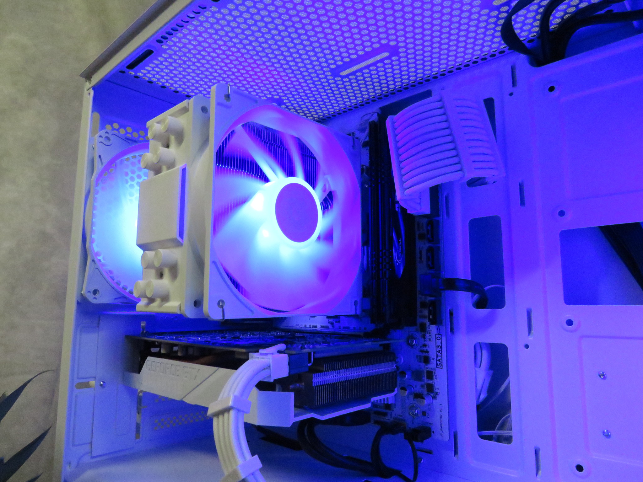Ice Cold GAMER: Ryzen 5 3600 + GTX 1660 + 16 GB DDR4 + 1 TB 2.5in SSD