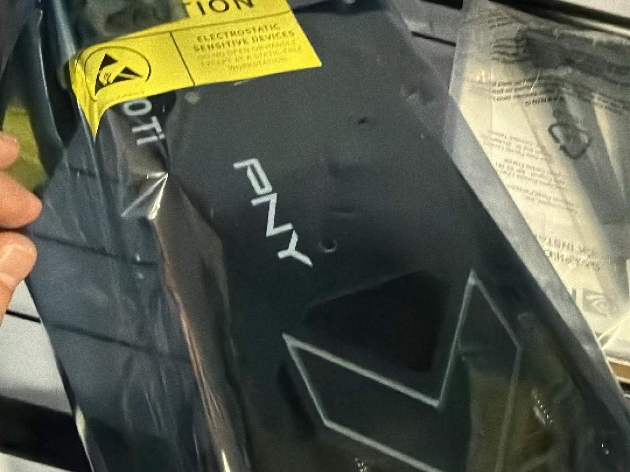 PNY GeForce RTX 5070 Ti ARGB EPIC-X RGB OC Triple Fan