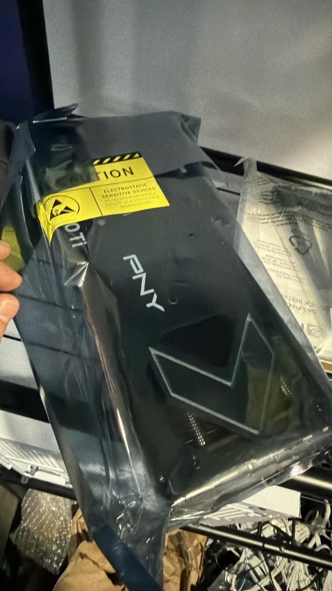PNY GeForce RTX 5070 Ti ARGB EPIC-X RGB OC Triple Fan