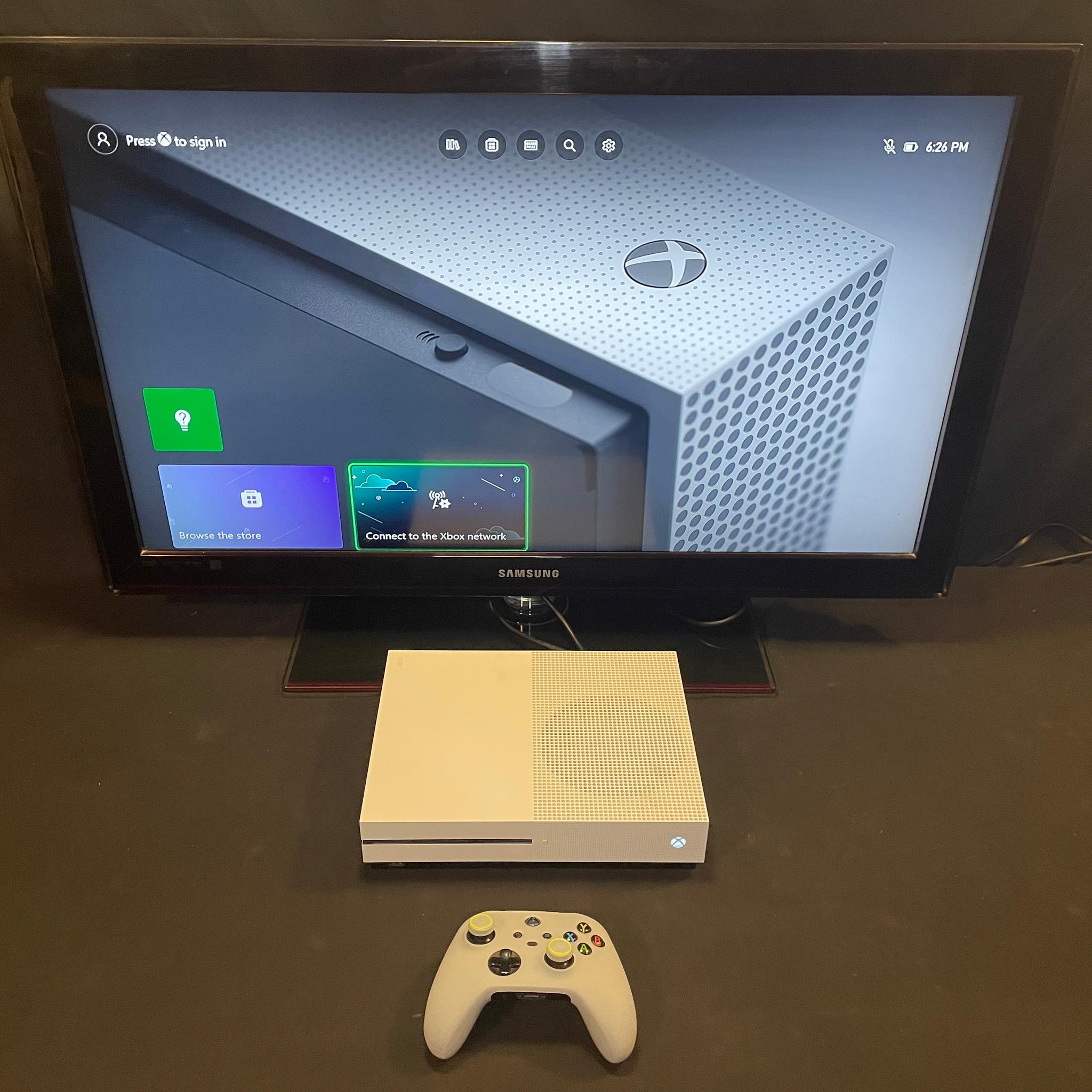 Xbox One S With Glow In Dark Controller