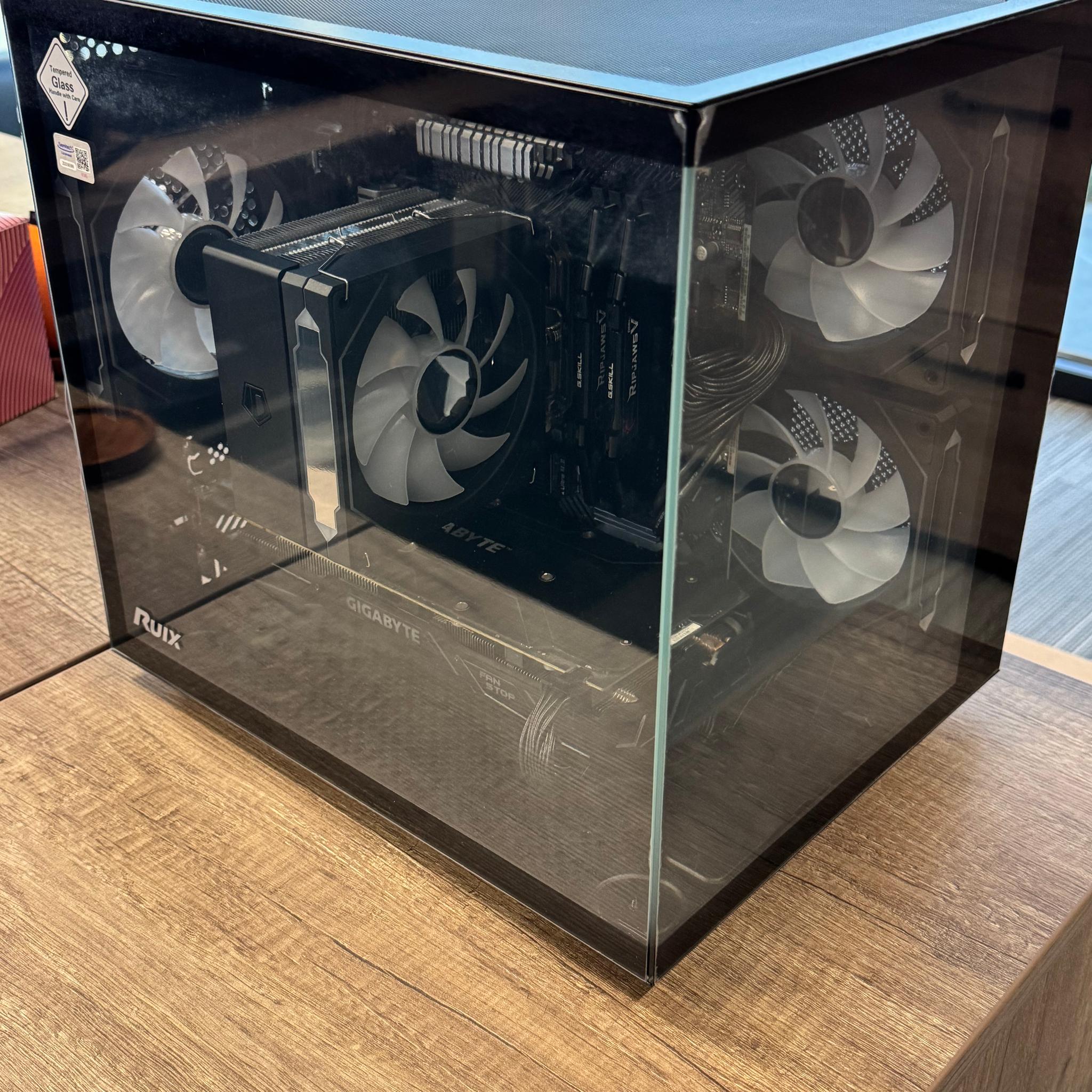 Ryzen 5 3600 - GTX 1070 8GB - 95% New Build