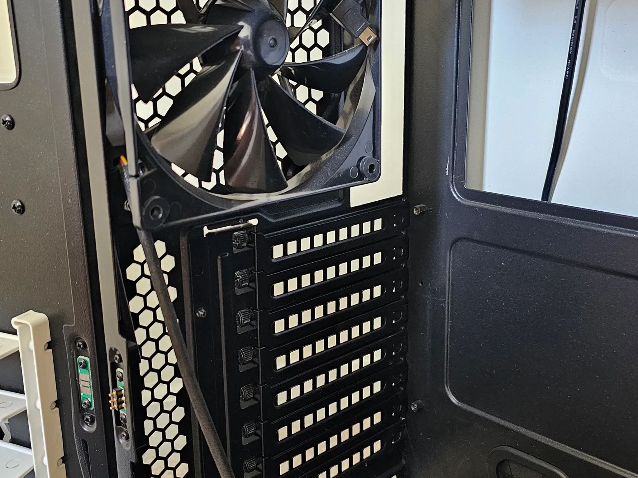 Thermaltake Level 10 GT Snow Edition