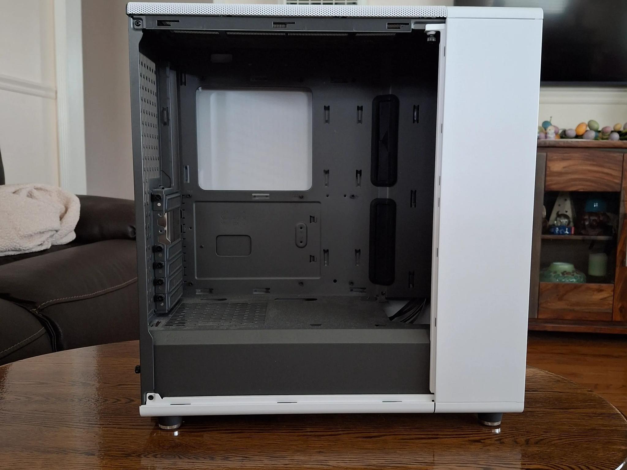 Fractal Design North