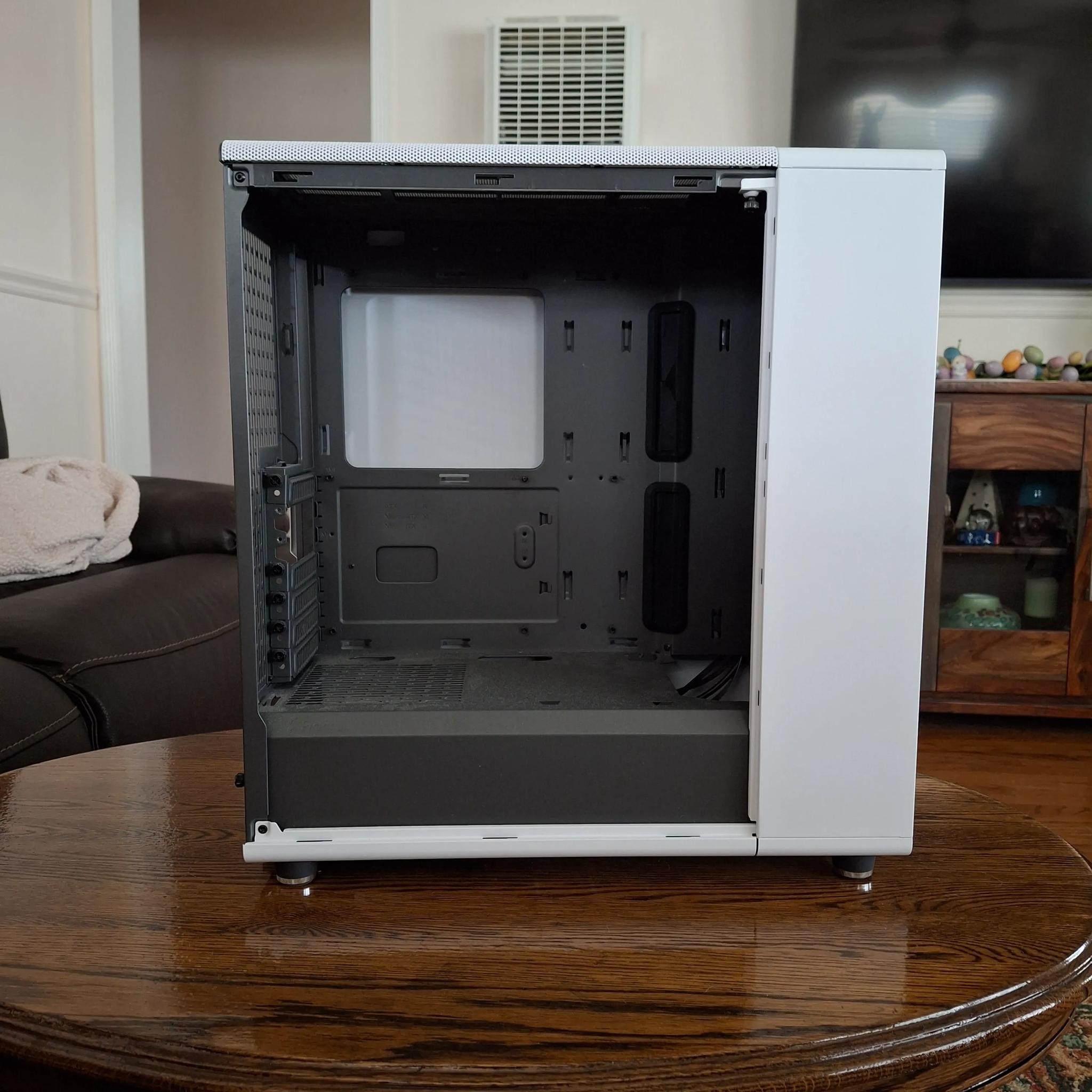 Fractal Design North