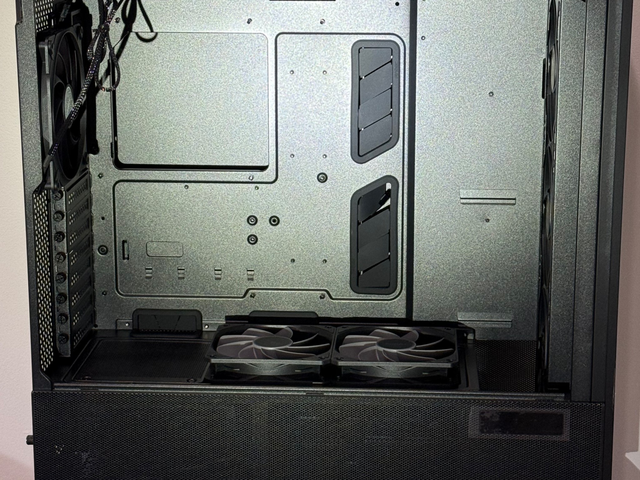 Antec Flux Pro Full-Tower E-ATX PC Case