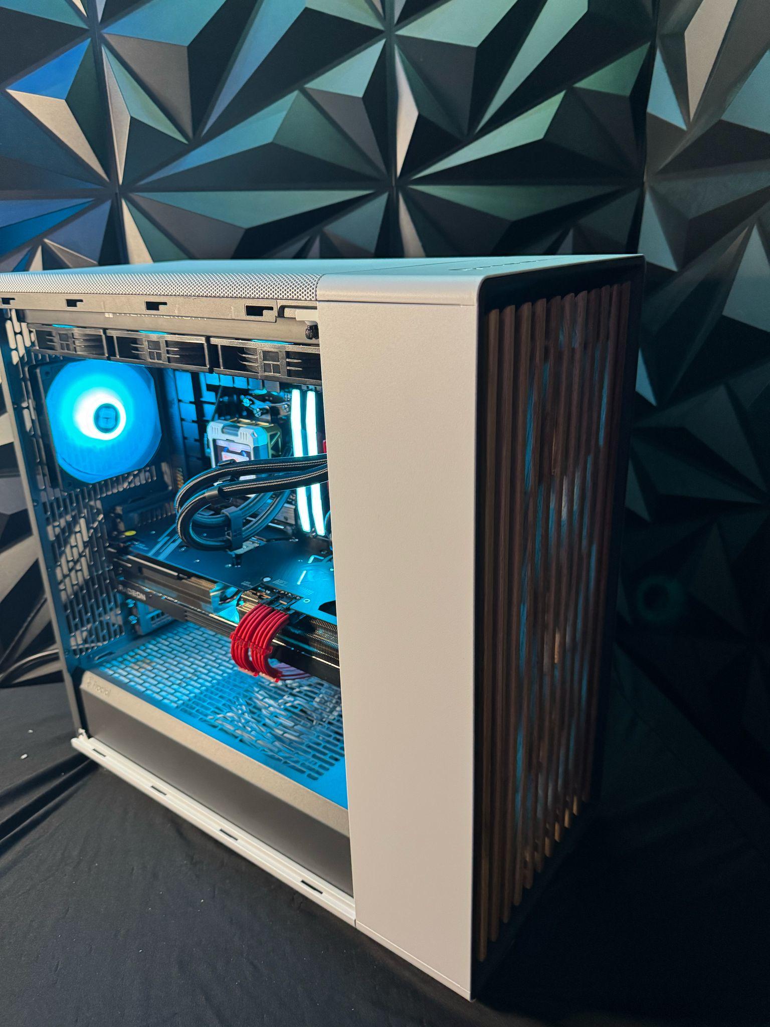 🪵 Big Woody 🪵 Ryzen 9900X| 7900XTX 24 GB| 32 GB DDR5 6000Mhz|3.25 TB NVMe|