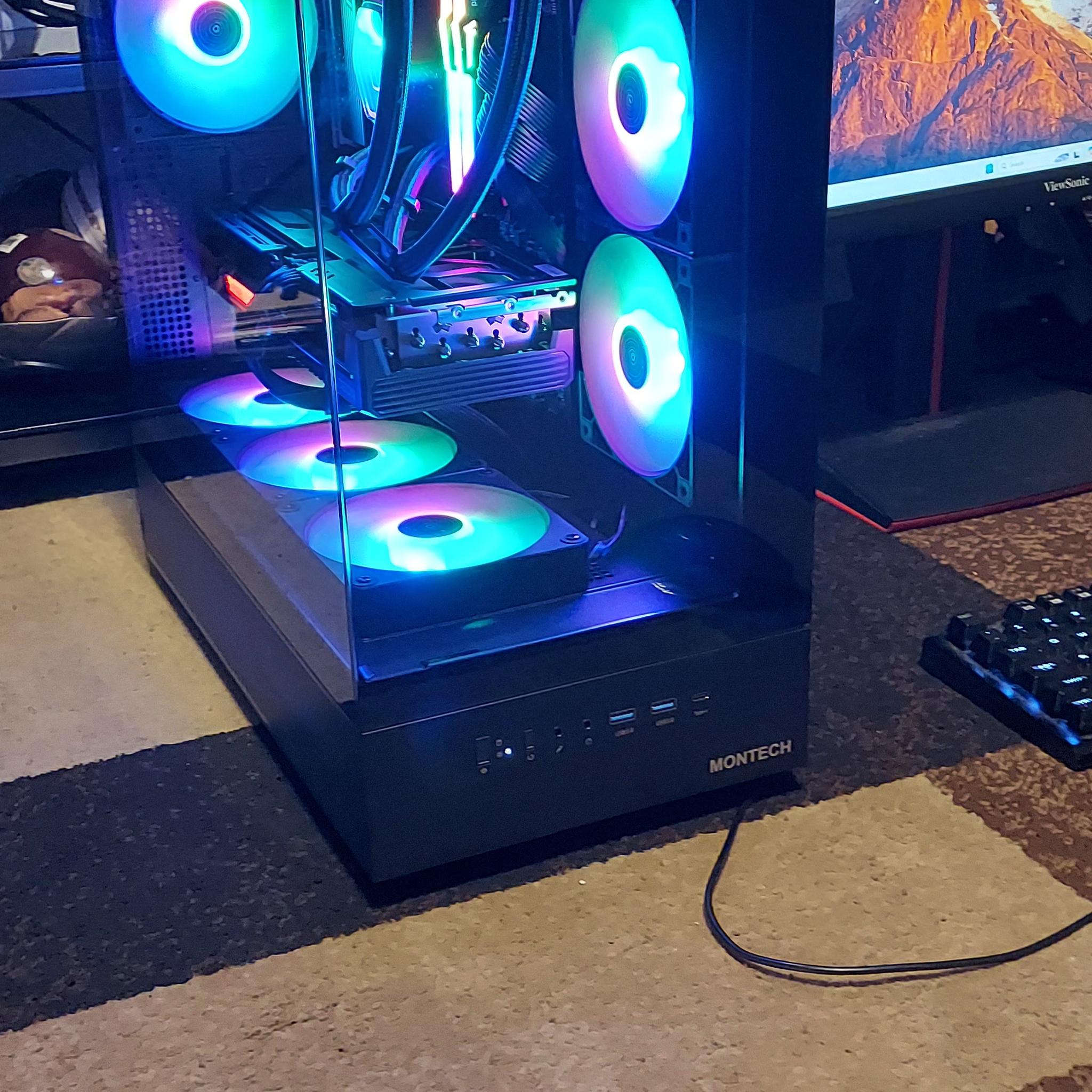 Ryzen 7700X/RX 9070XT Gaming PC