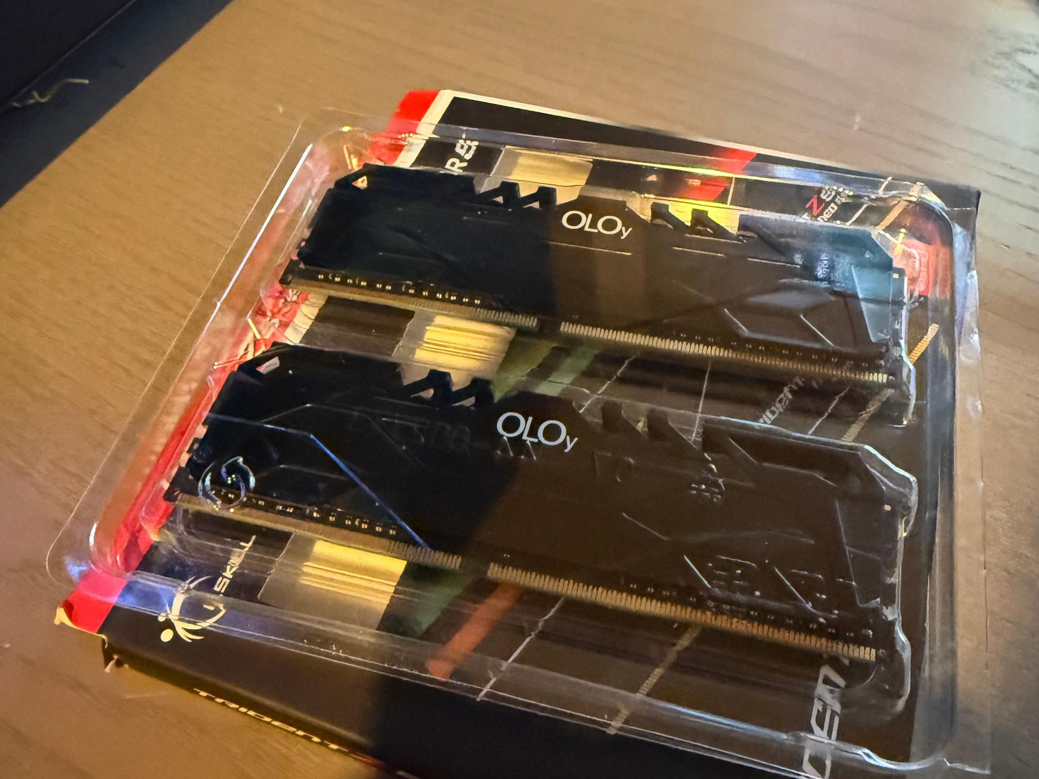 OLOy Owl 16GB (2×16GB) RAM DDR4 3200MHz (MD4U083216CGDA B)