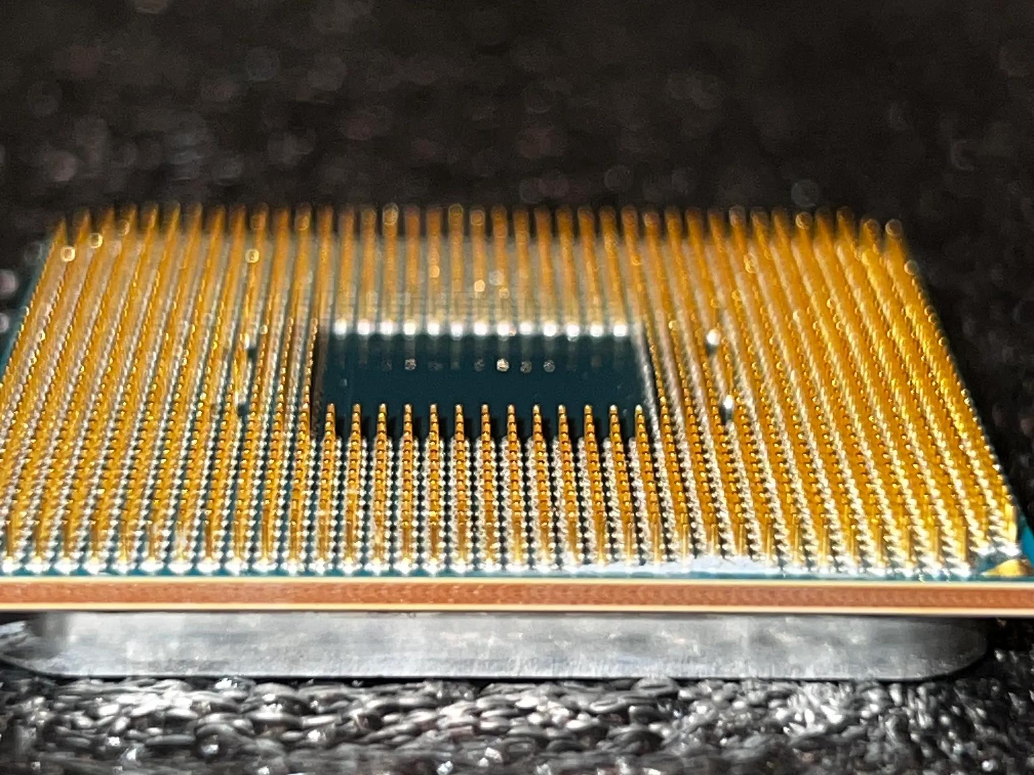 AMD Ryzen 5 1600 w/ stock cooler