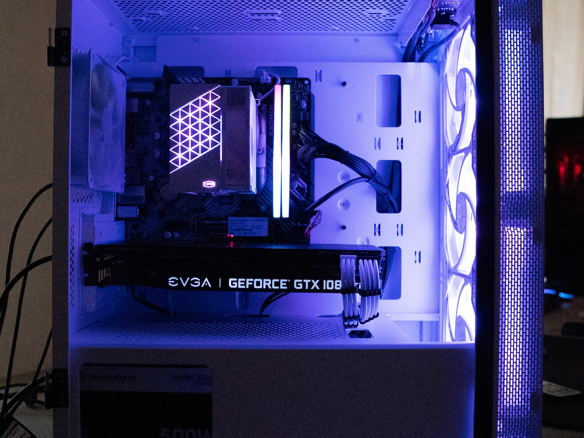 🌪️🟣 | EVGA GTX 1080Ti 11GB | RYZEN 7 3700X | 16GB DDR4 RAM | 1TB SSD | Violet Vortex
