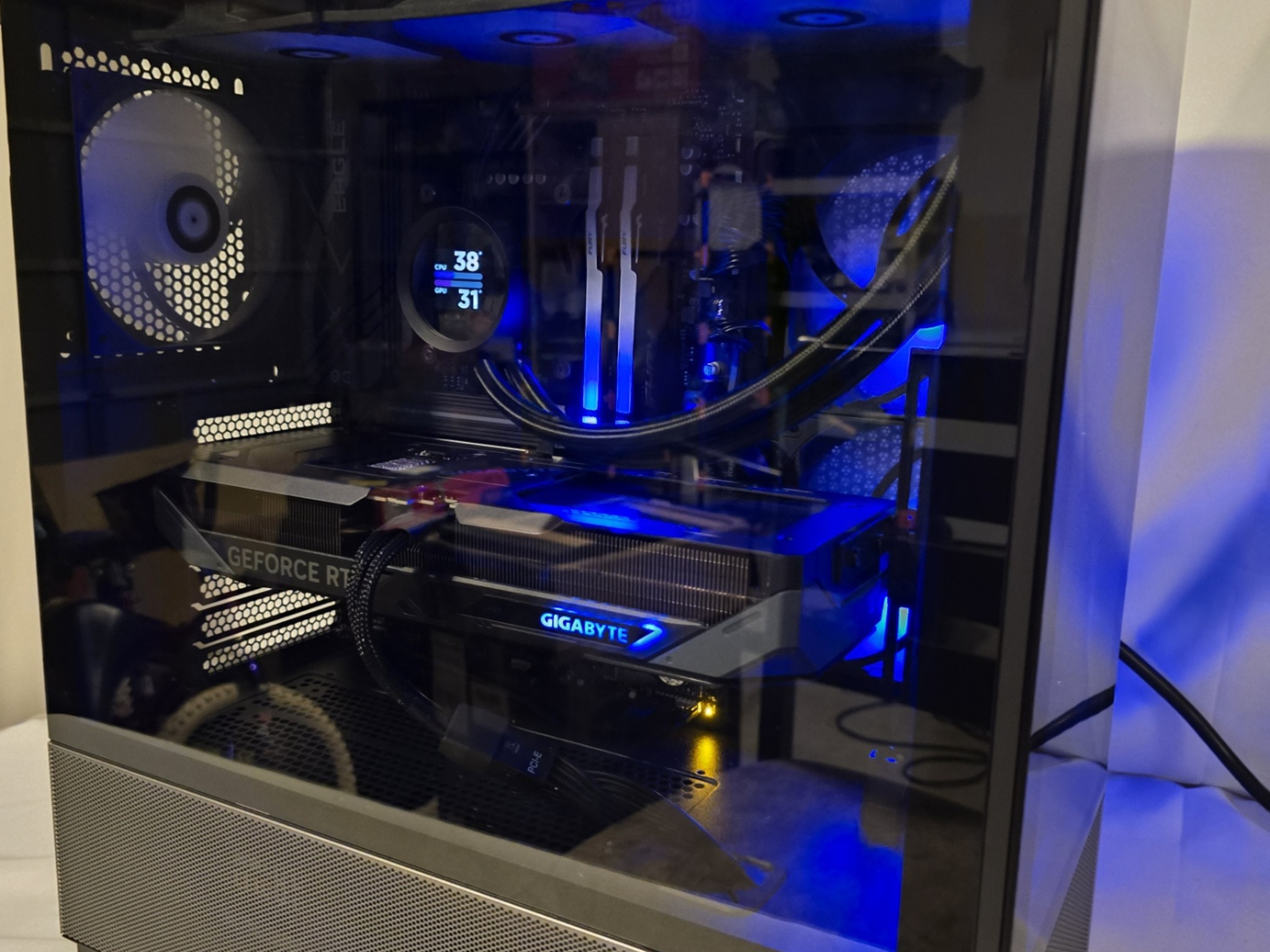 5070 / I7 14700k Battle Blue